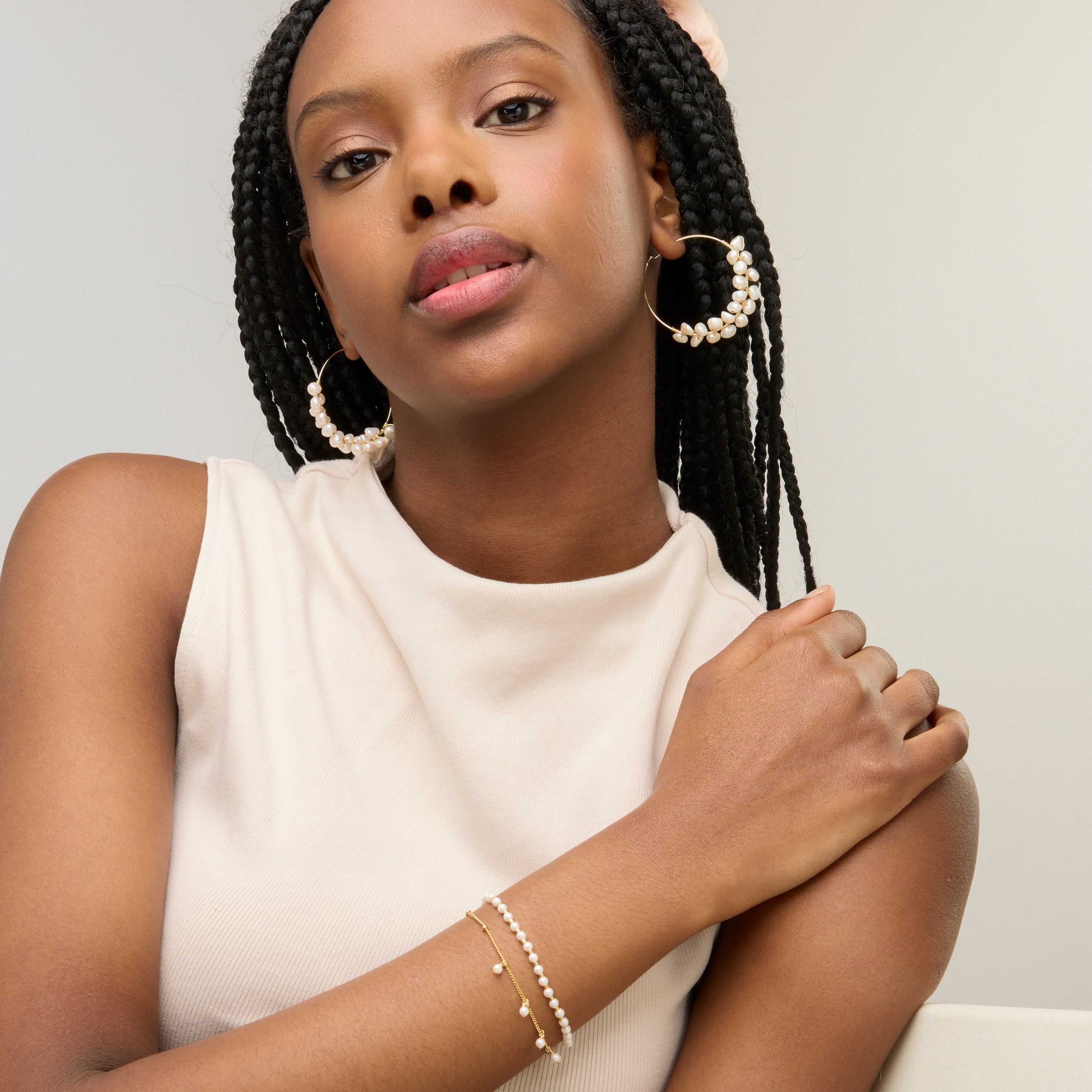 White Pearl Earrings Finished in 18K Yellow Gold - Milba