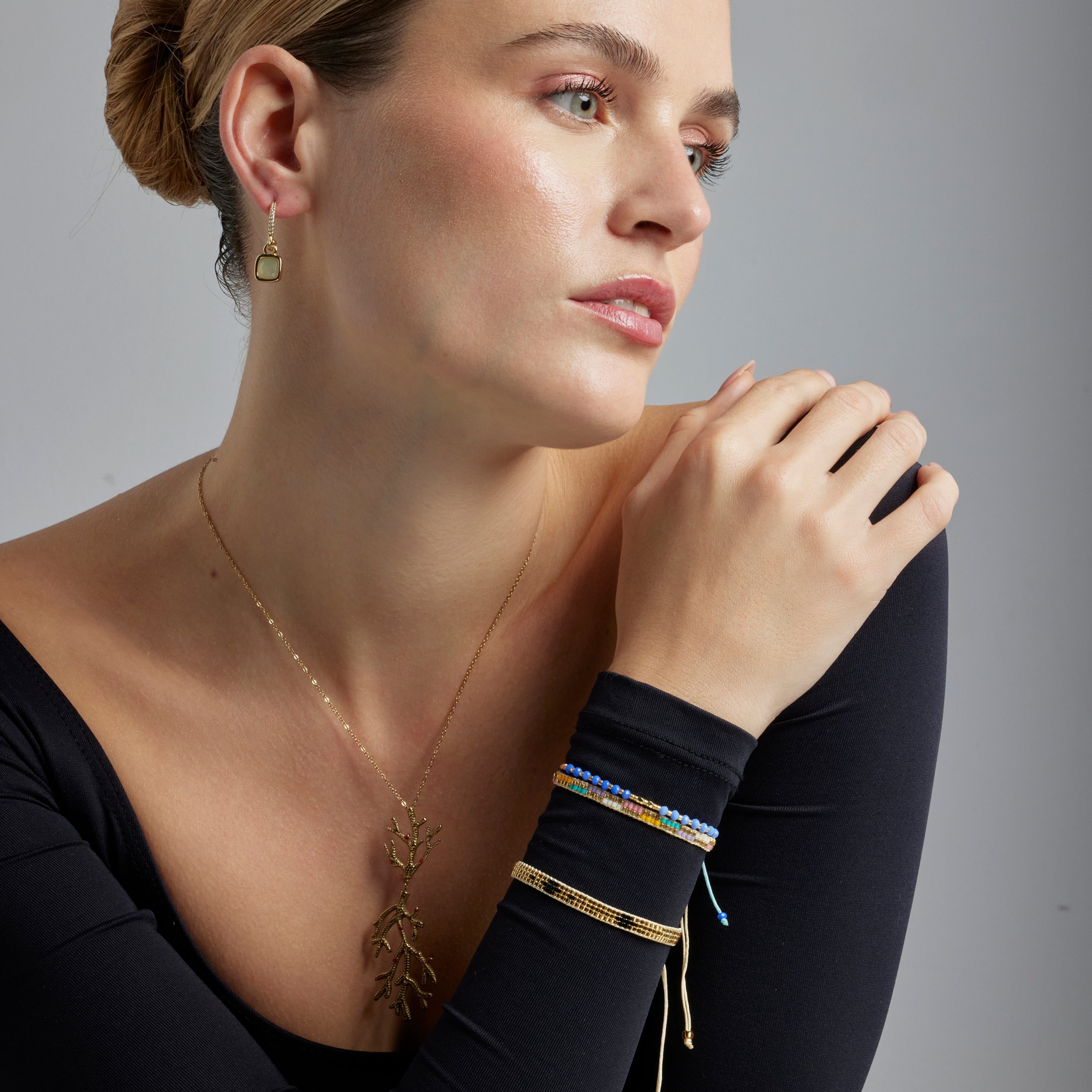 Bracelet with Blue Crystal, 18k gold finish - Anlako