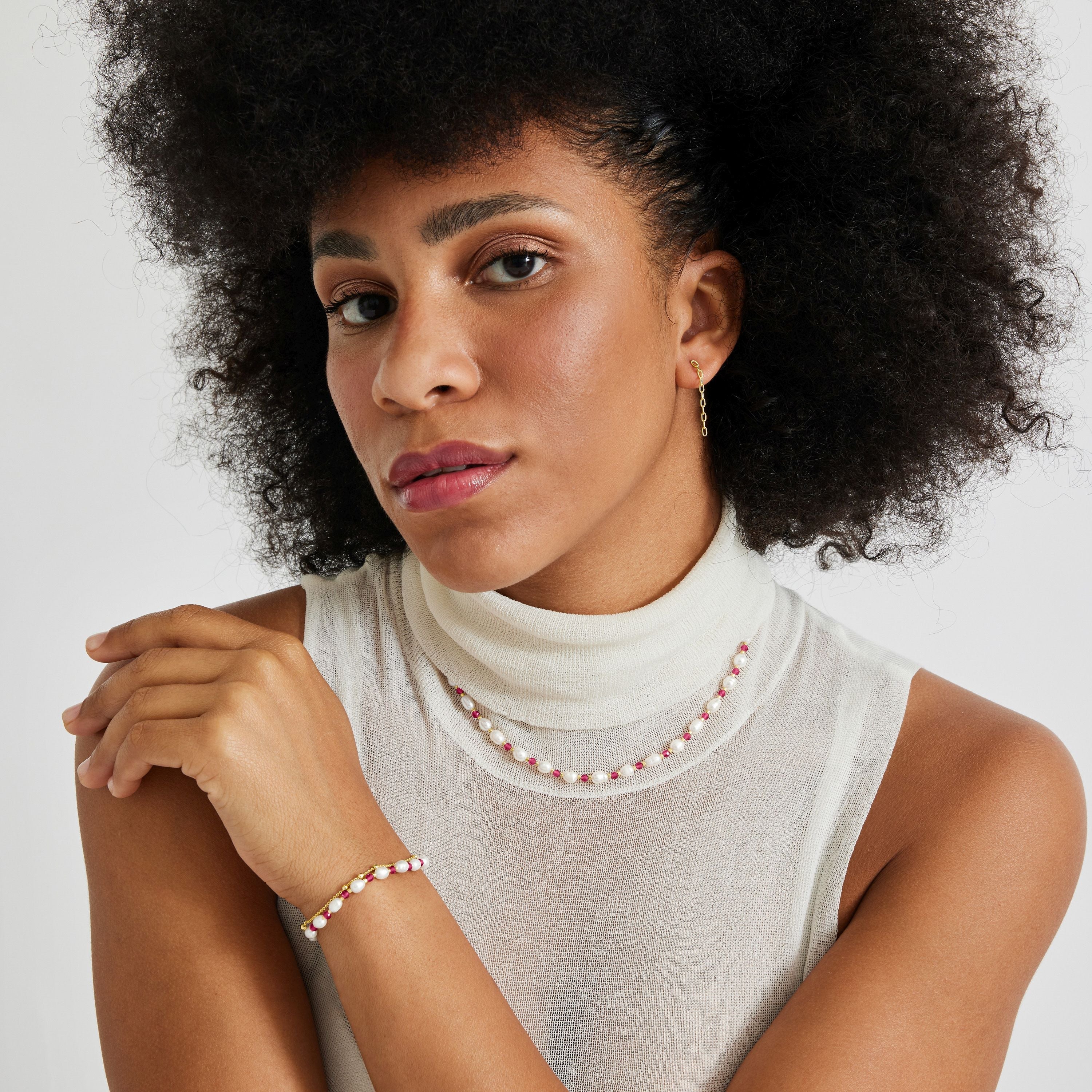 White Pearl Bracelet finished in 18K yellow gold - Zawind