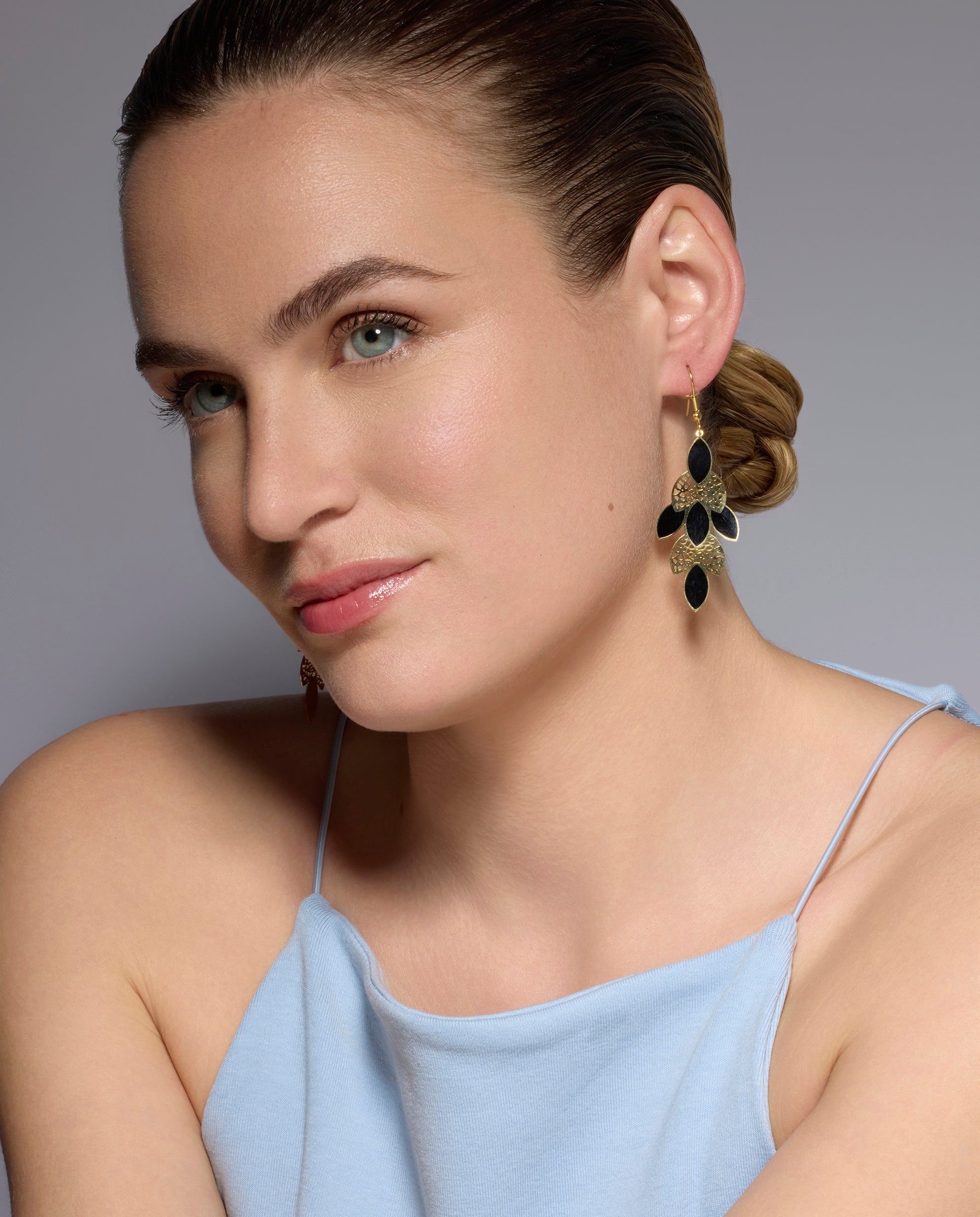 18k yellow gold and black lacquer finish earrings - Zamku