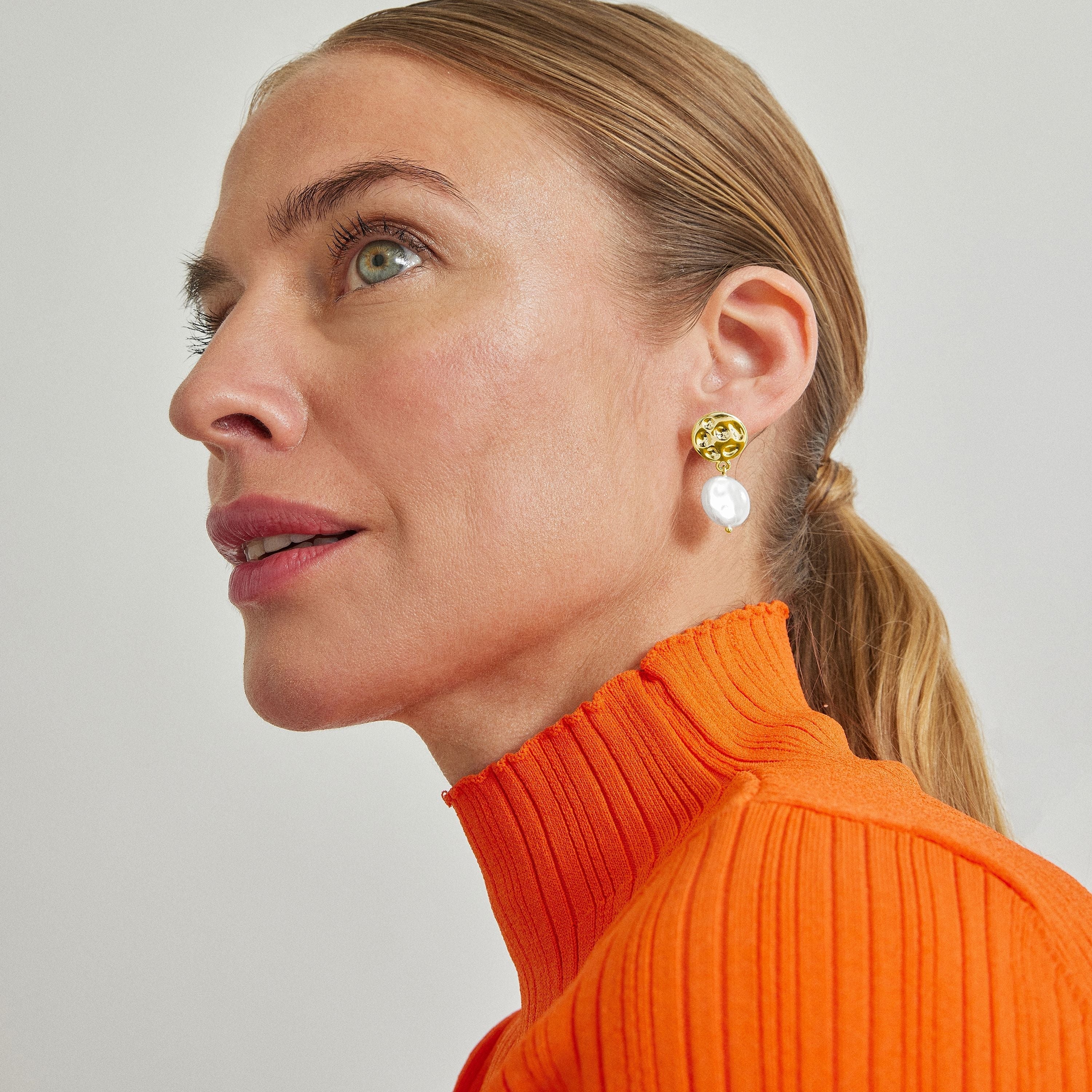 White Pearl Earrings Finished in 18K Yellow Gold - Durdana