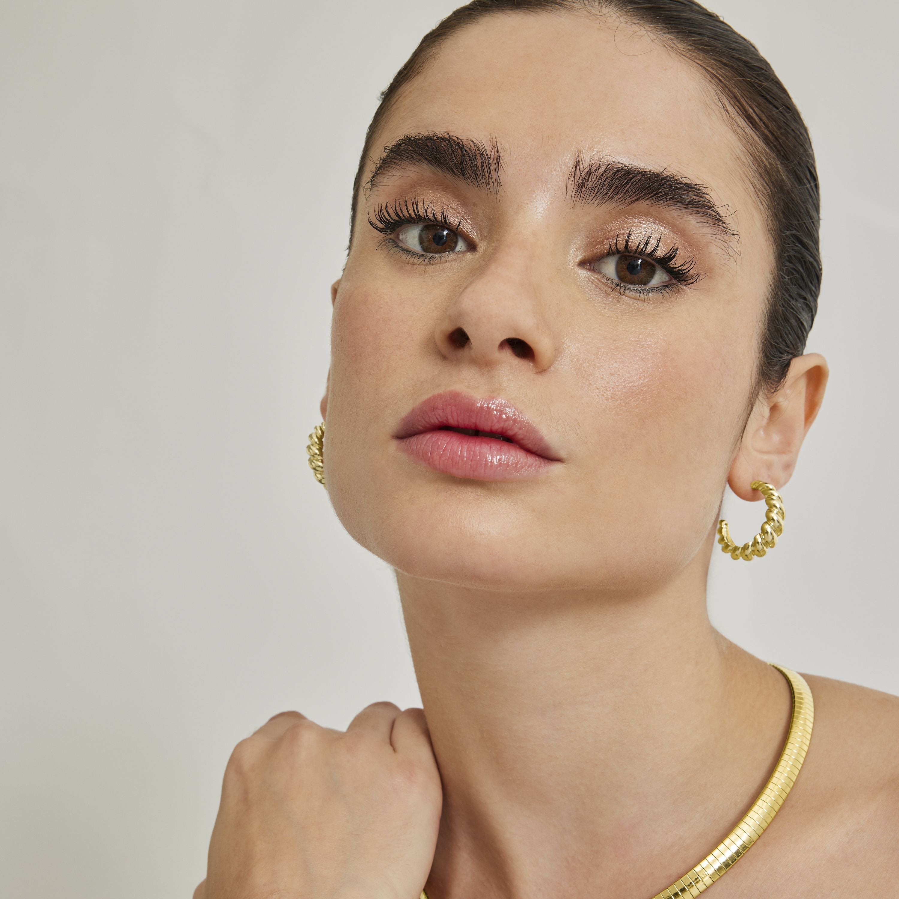 Pendientes acabados en oro amarillo 18K - Intia