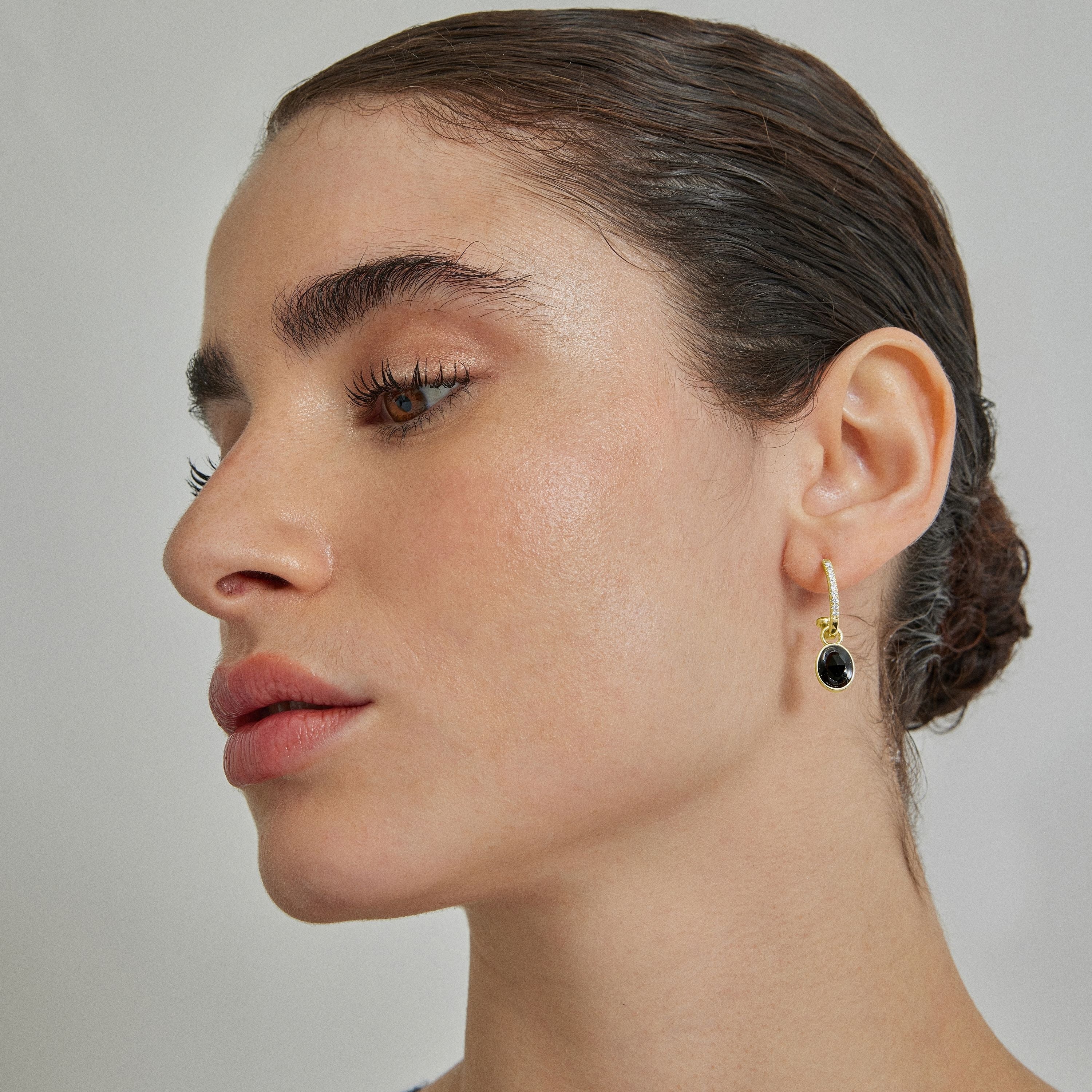 Black Crystal Earrings finished in 18K yellow gold - Nyahau