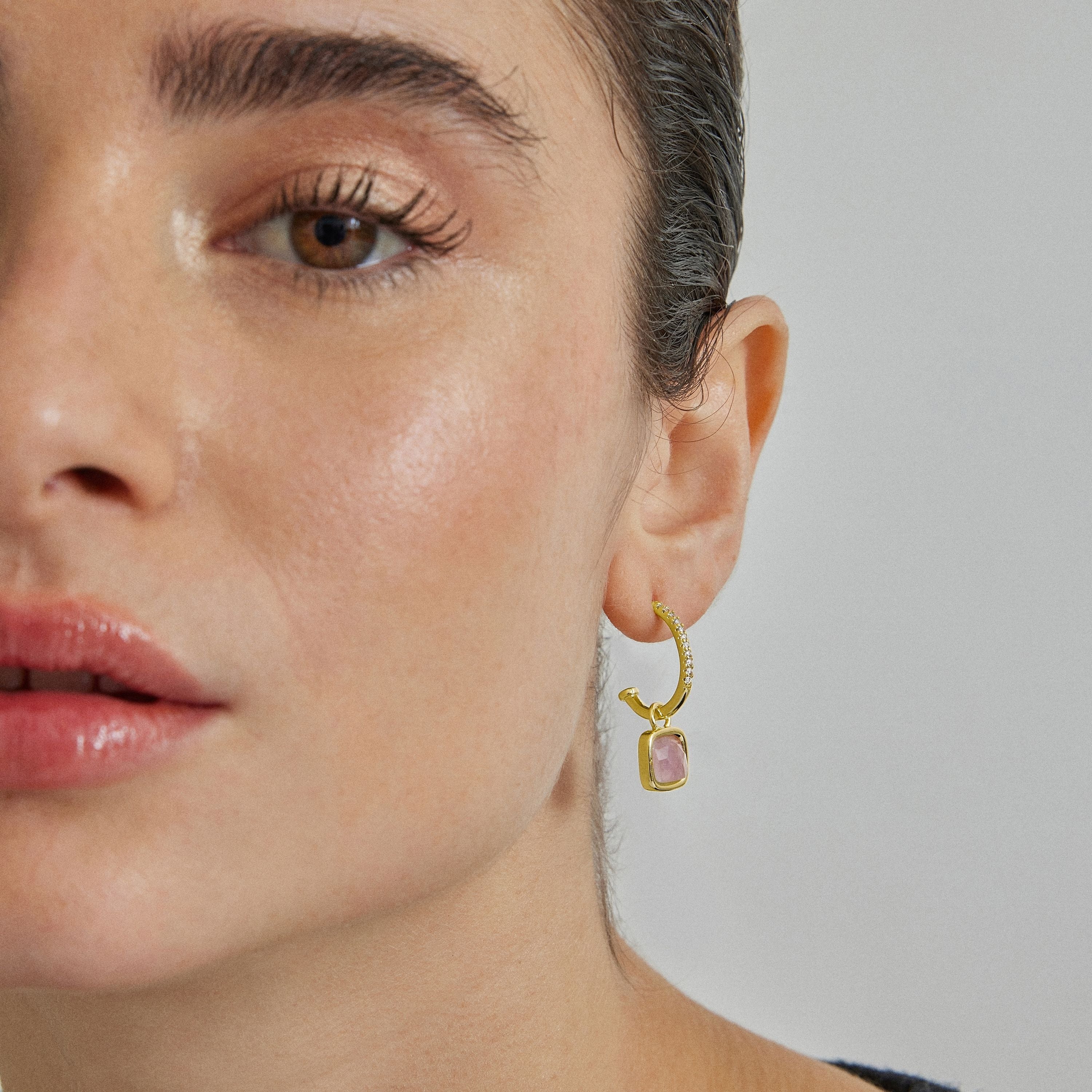 Purple Crystal Earrings finished in 18K yellow gold - Ourhis