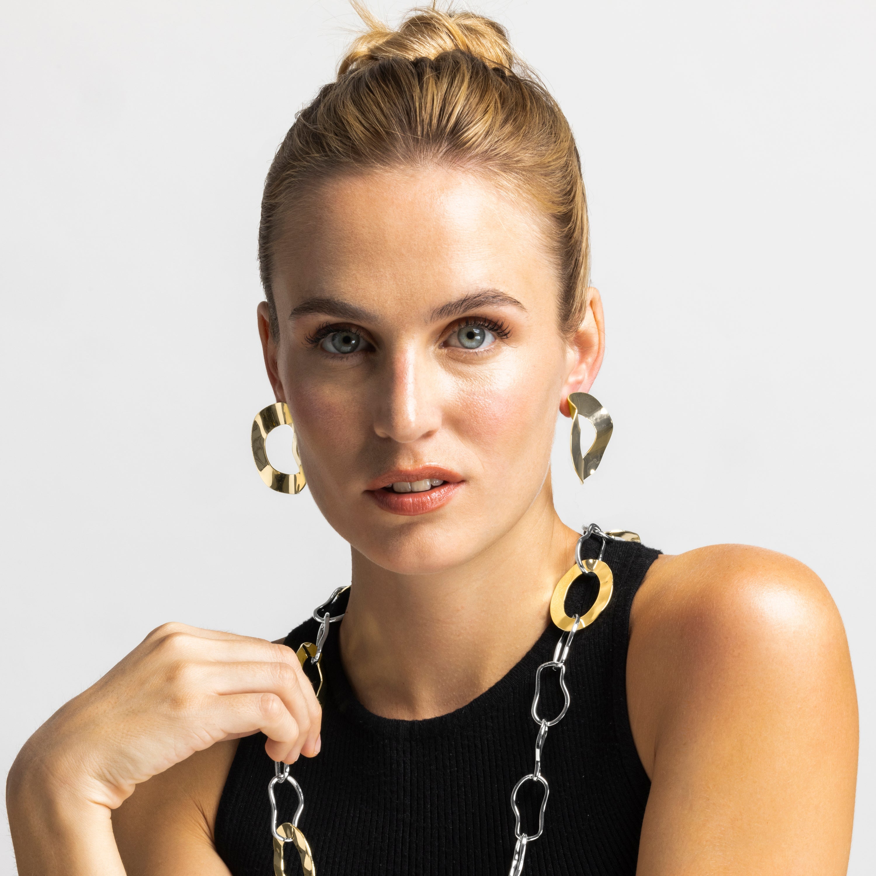 18k gold-finished earrings - Shumi