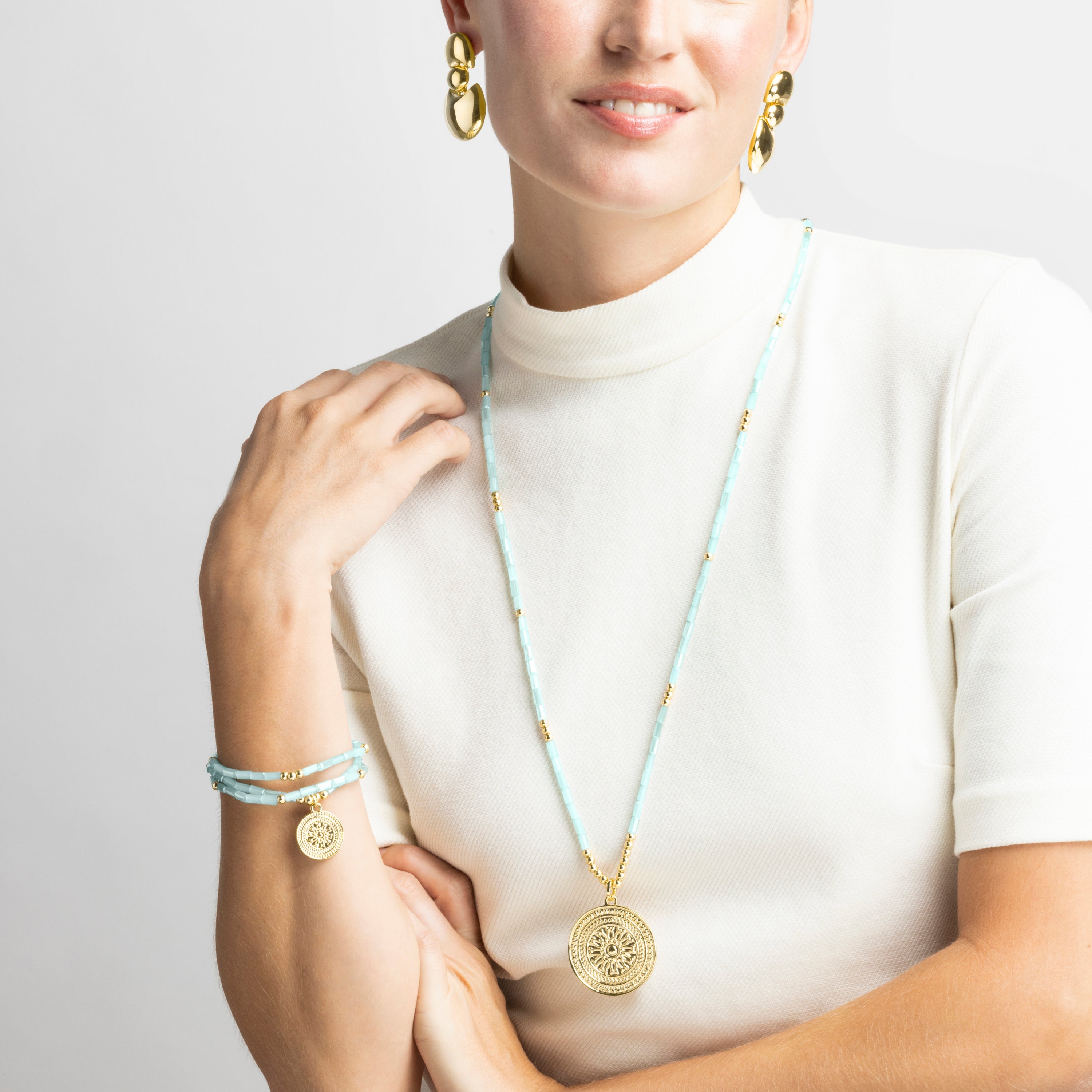 Necklace with Blue Crystal 18k gold finish - Thyu