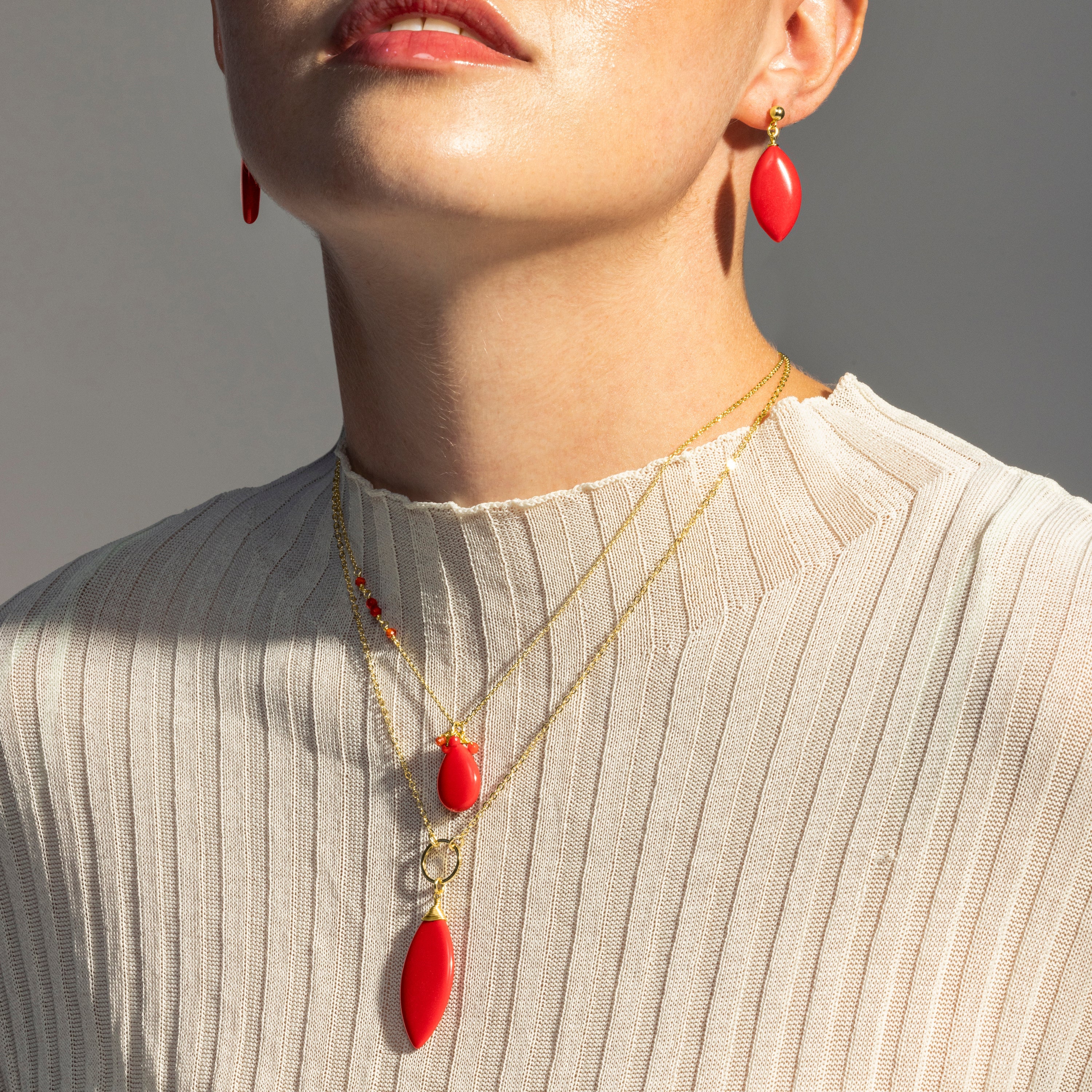Coral necklace finished in 18K yellow gold - Ayom
