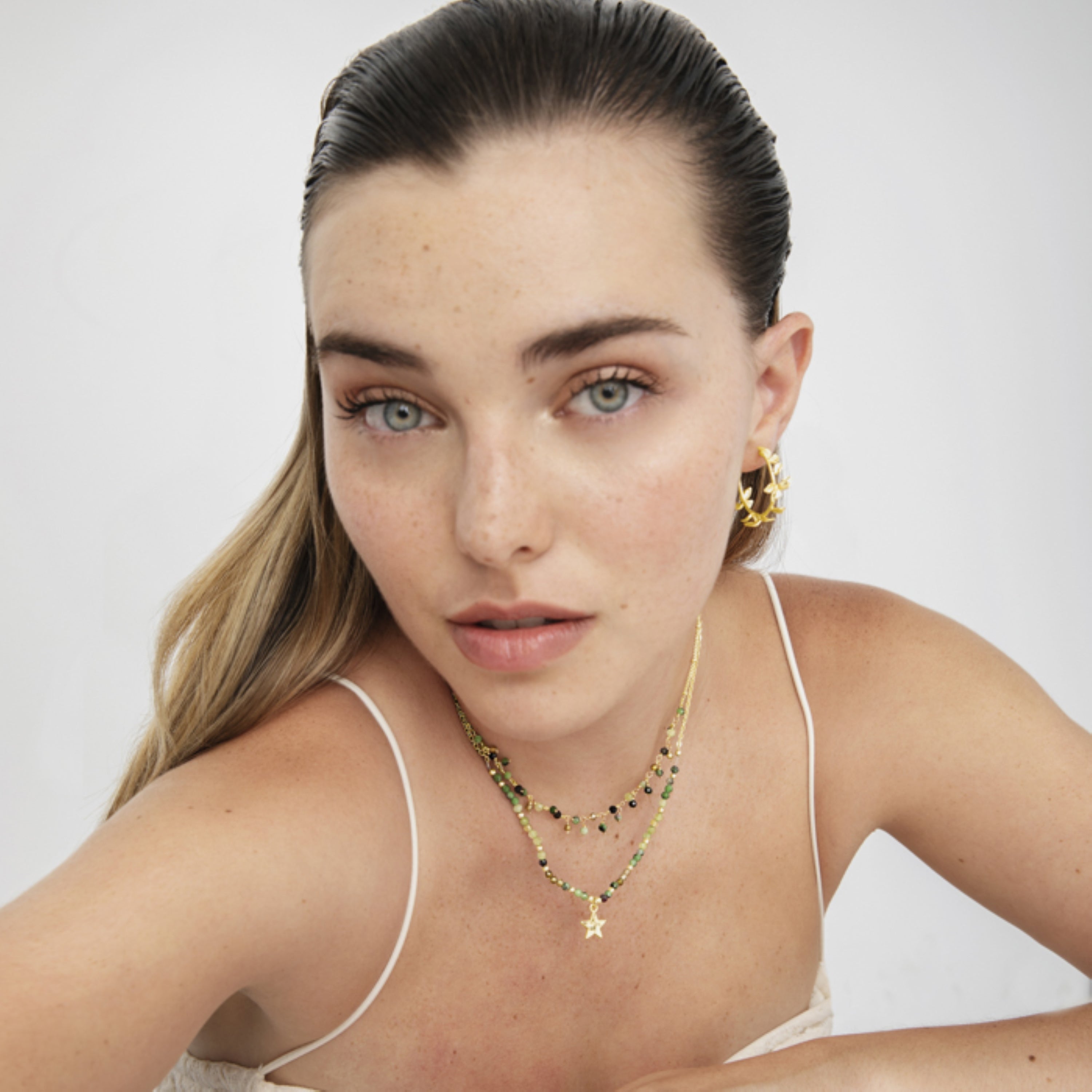 Green Crystal Necklace finished in 18K yellow gold - Awulf