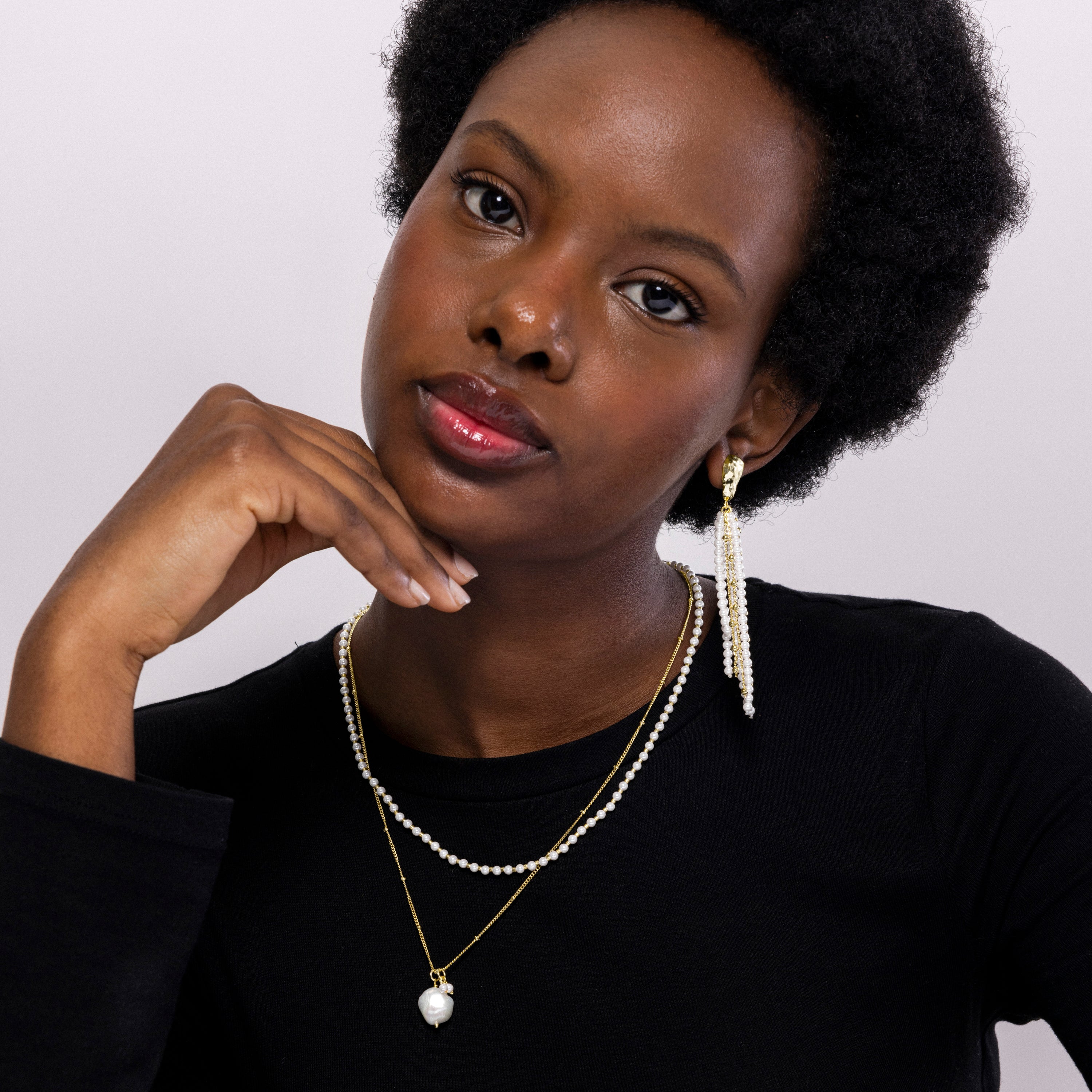 White Pearl Necklace finished in 18K yellow gold - Subri