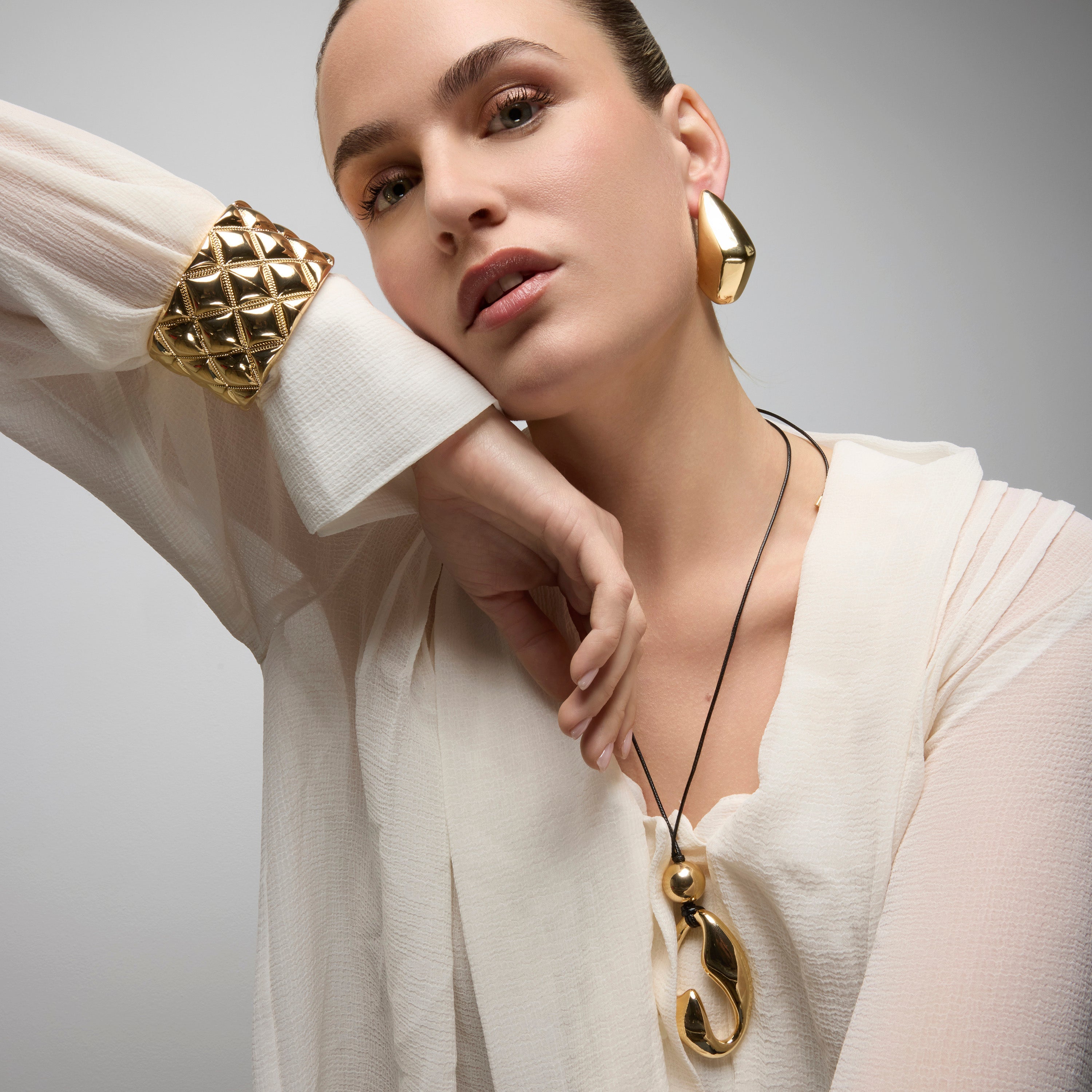 18k yellow gold finished necklace - Amthy