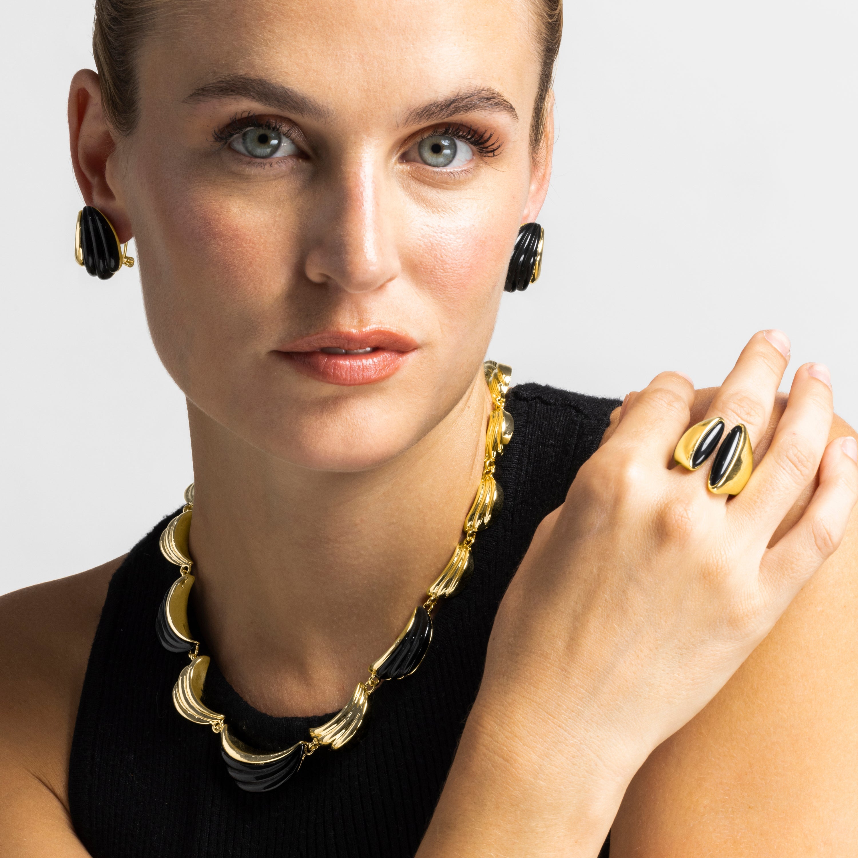 Black Resin Ring with 18k Gold Finish - Modwi