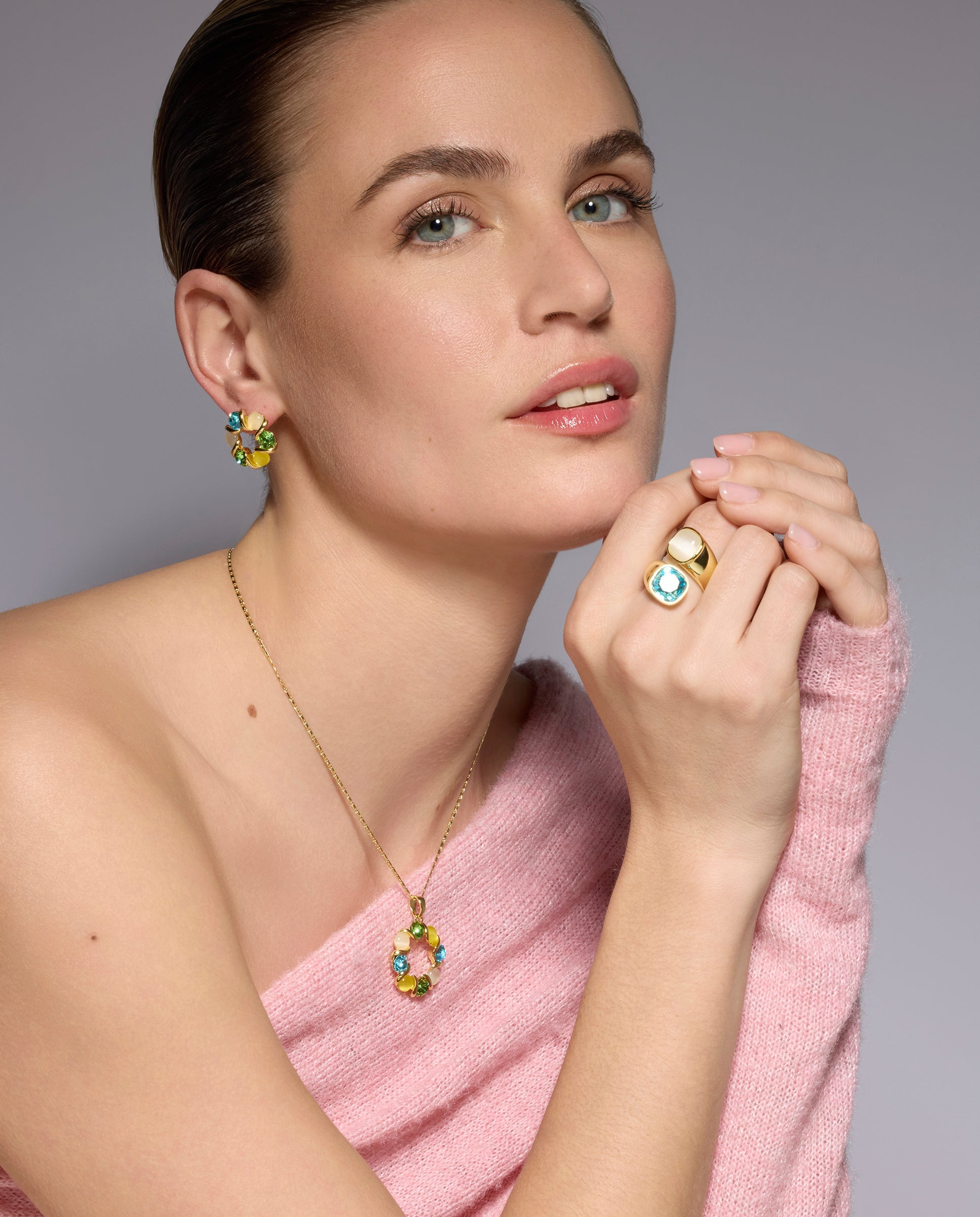 18k yellow gold and blue crystal finish ring - Sethi
