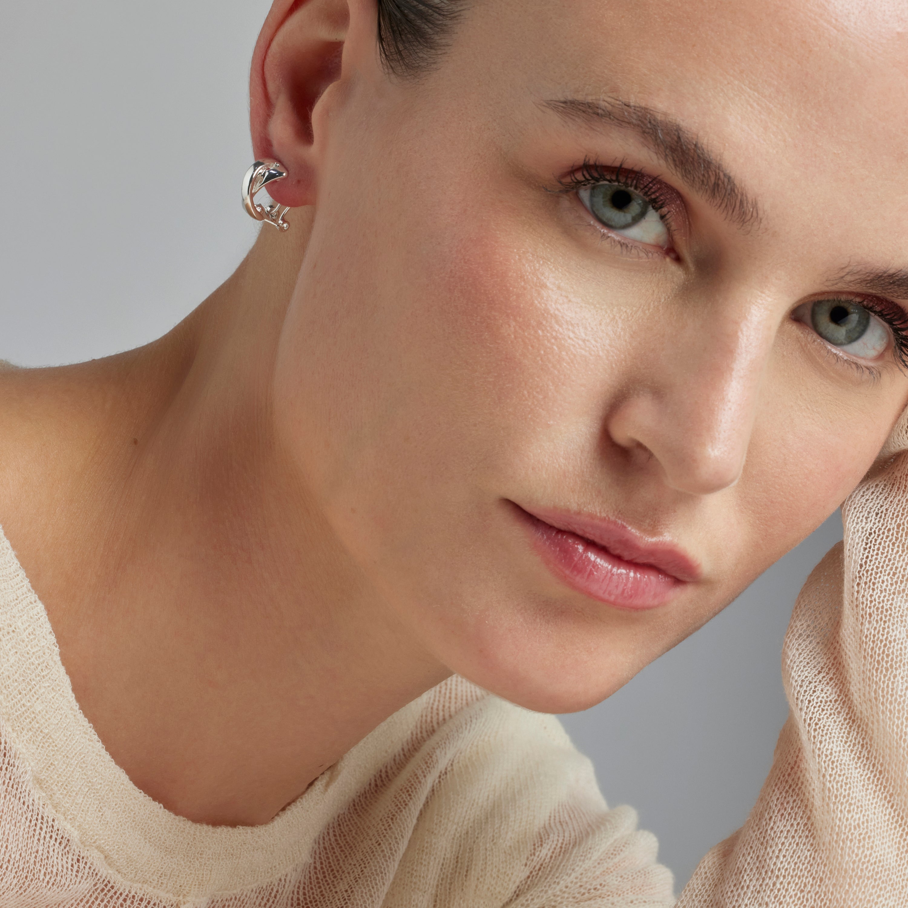 Rhodium-plated earrings - Queen