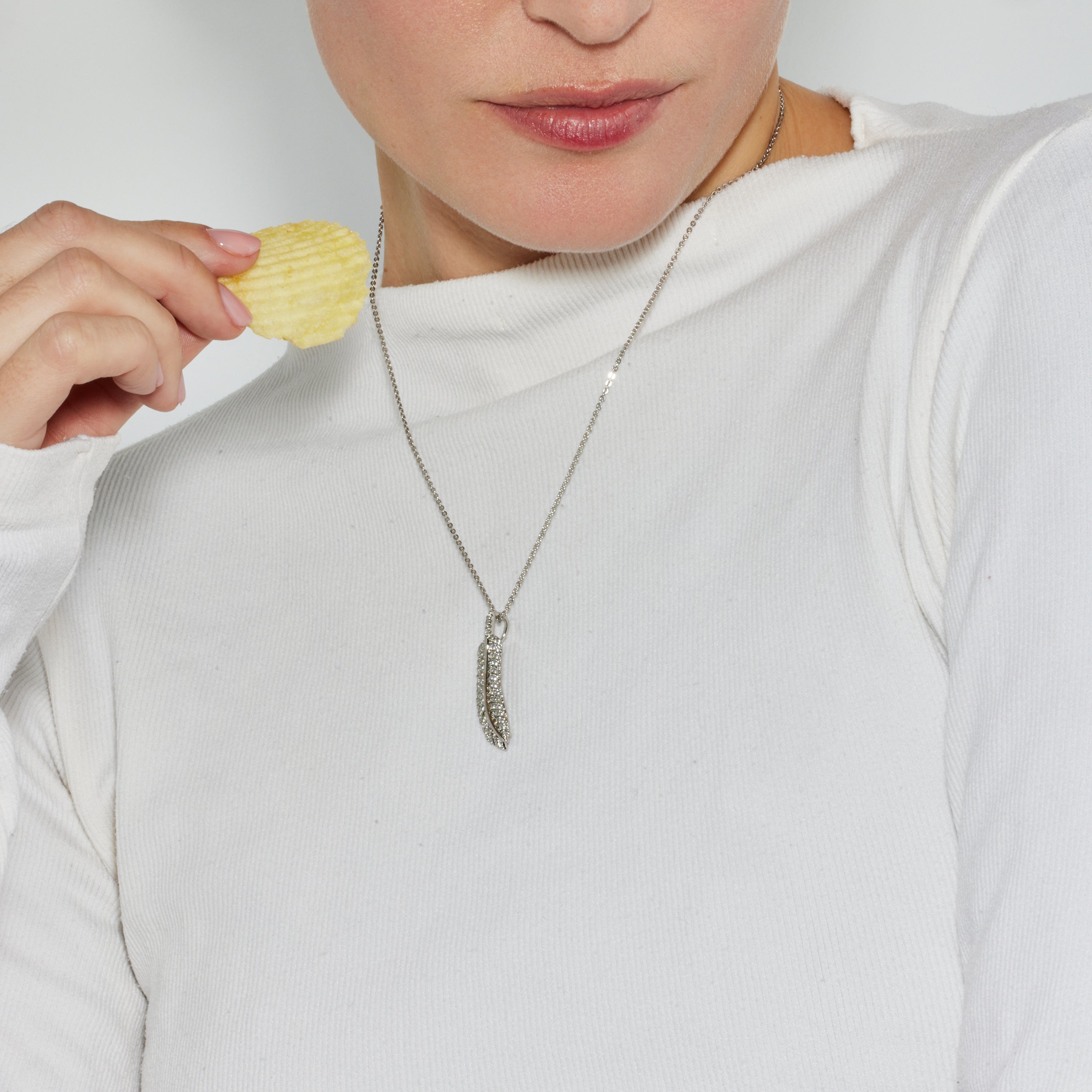 Shiny Zirconia Necklace in Silver Finish - Hizbel