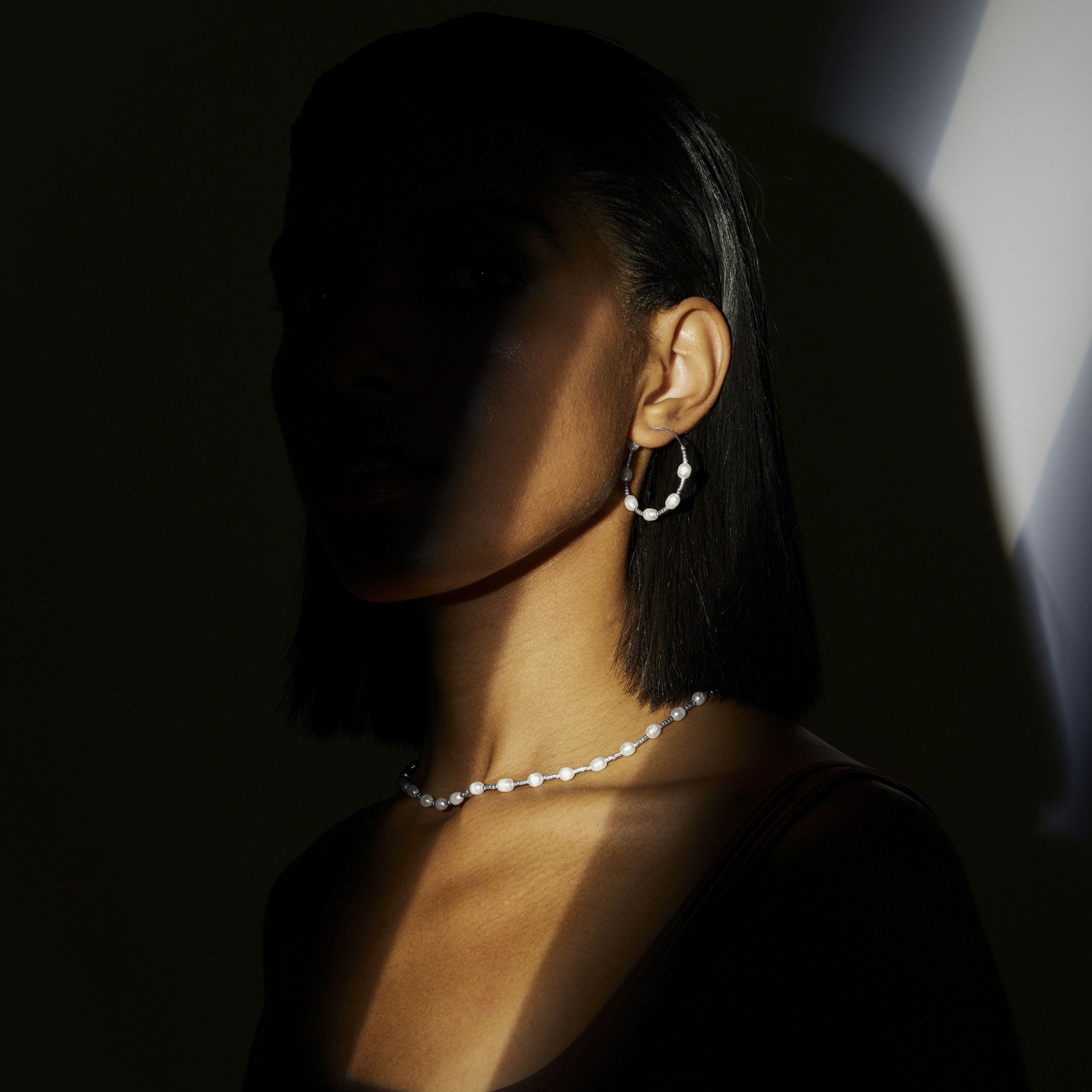 White Pearl Necklace with Rhodium Finish - Tartys