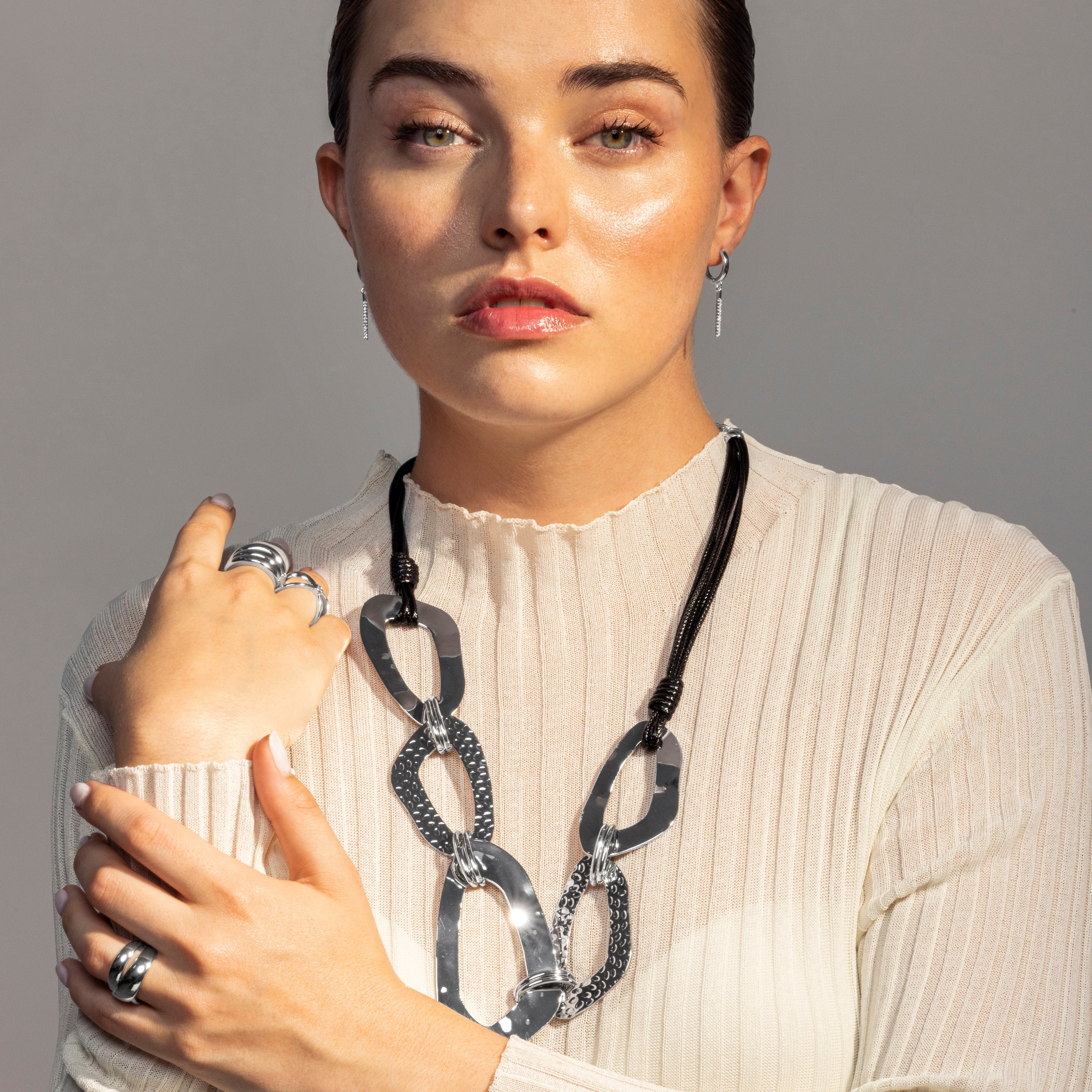 Rhodium-finished necklace - Utbe