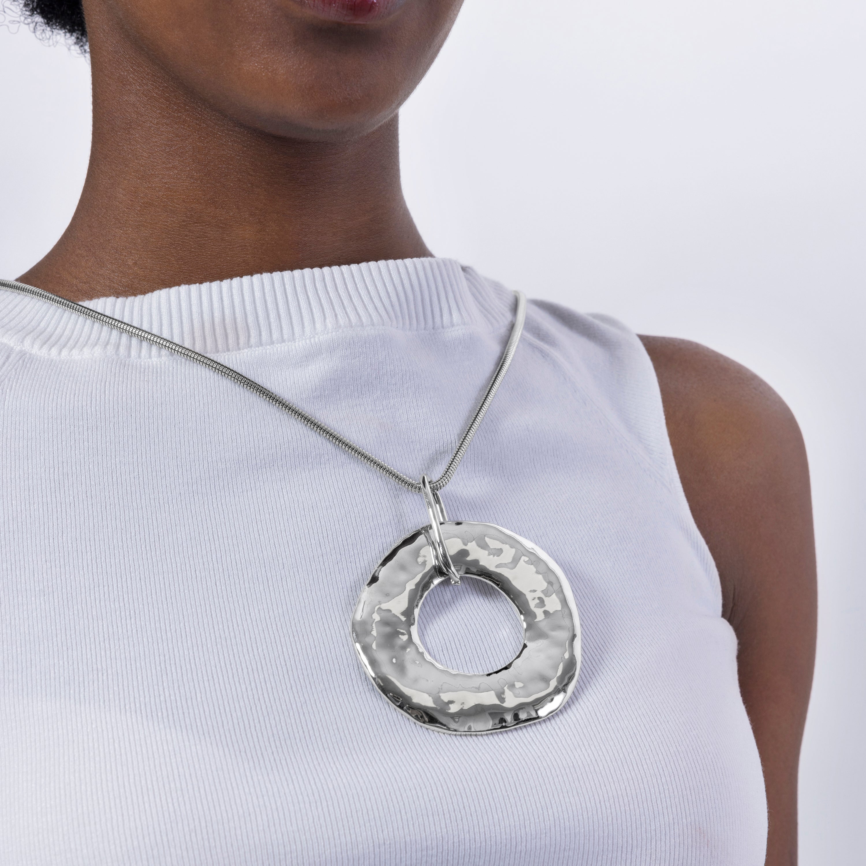 Rhodium-finished necklace - Routa