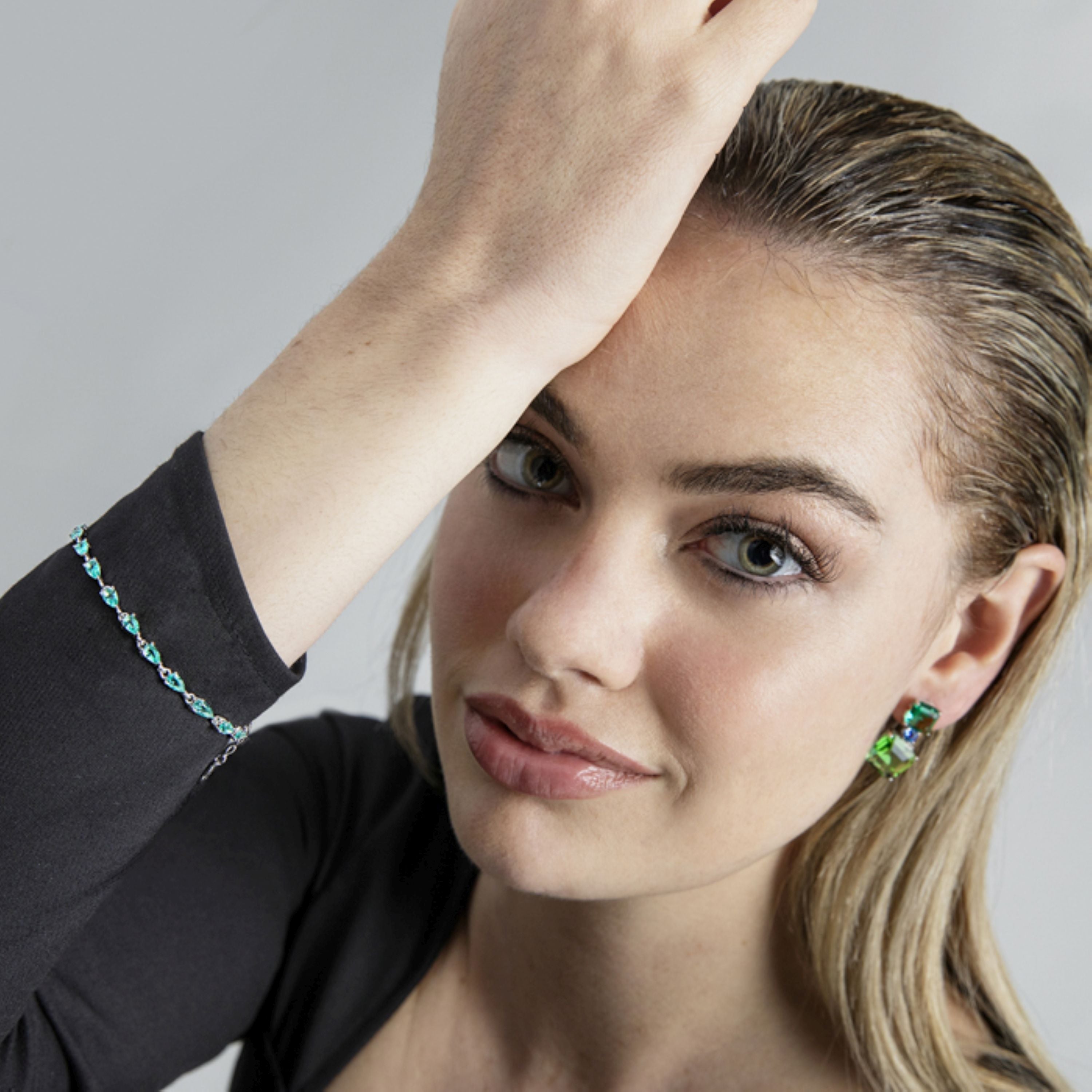 925 Sterling Silver Bracelet with Rhodium-Plated Emerald Zirconia - Muanyala