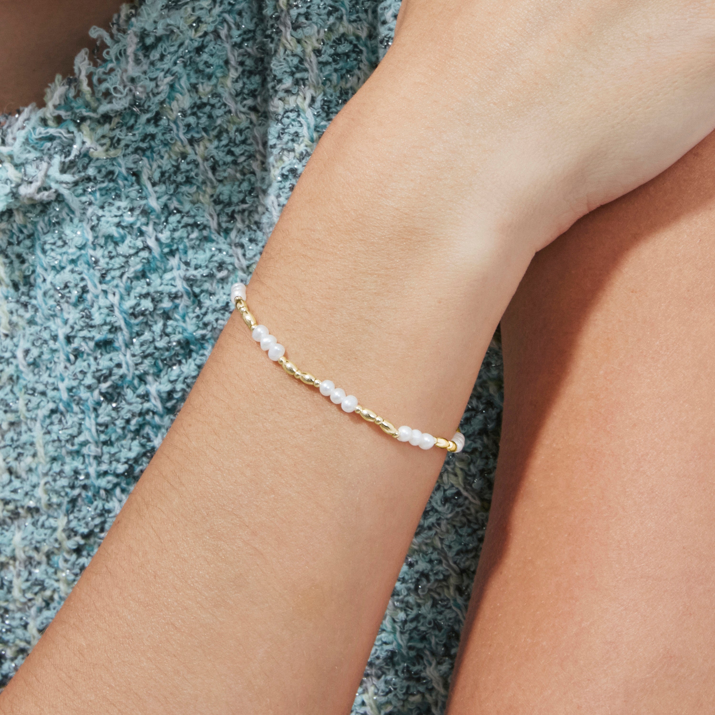 925 Sterling Silver and White Pearl Bracelet with 18k Yellow Gold Finish - Mefao