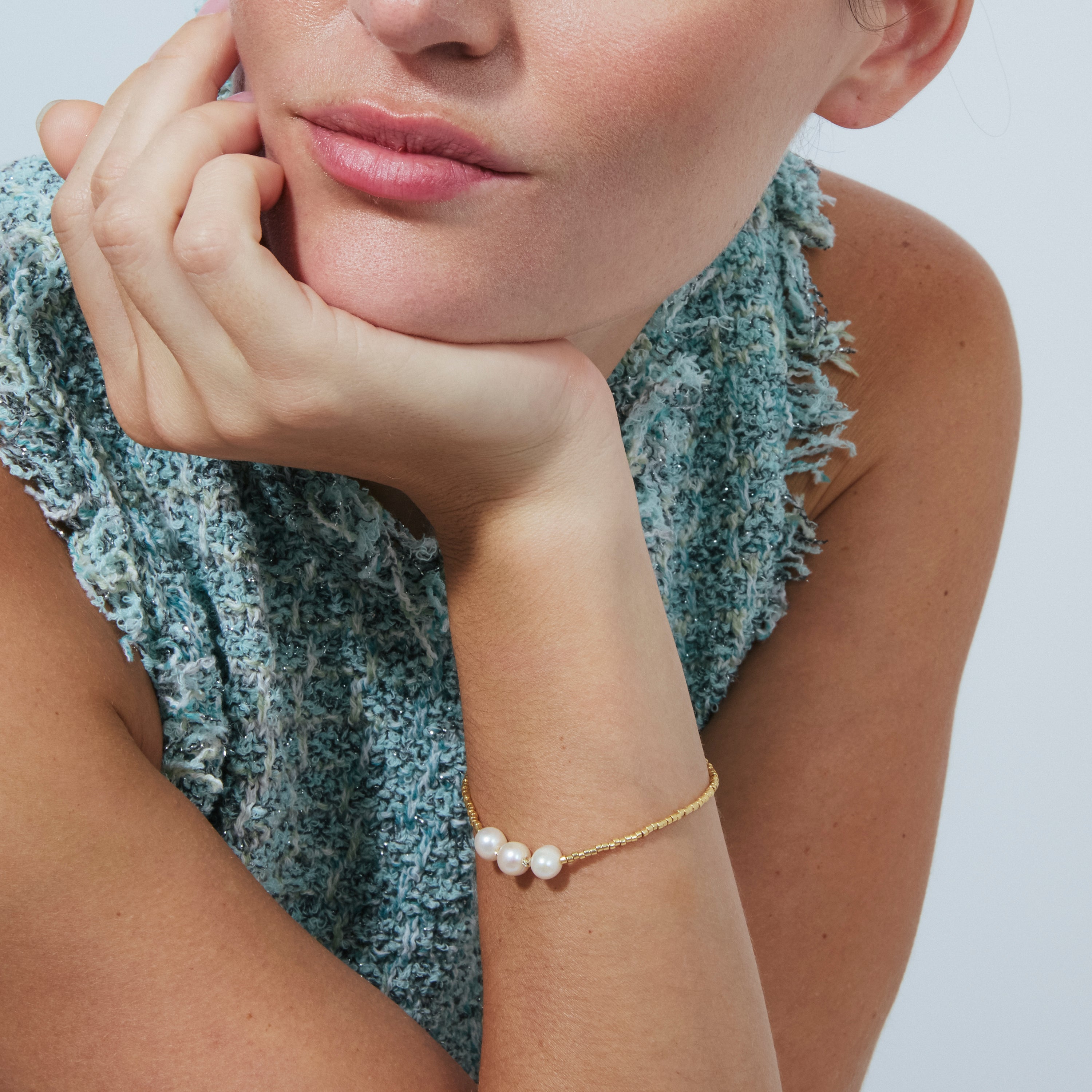 925 Sterling Silver and White Pearl Bracelet with 18k Yellow Gold Finish - Oschu