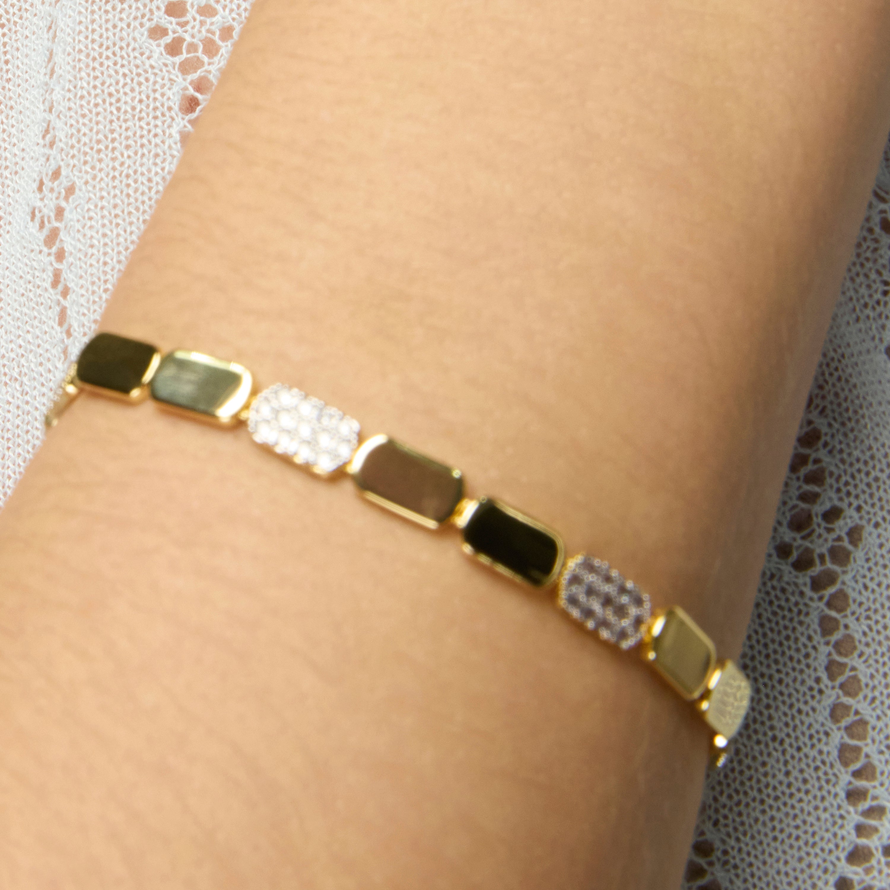925 Sterling Silver and Brilliant Zirconia Bracelet, 18k Yellow Gold Finish - Likgo