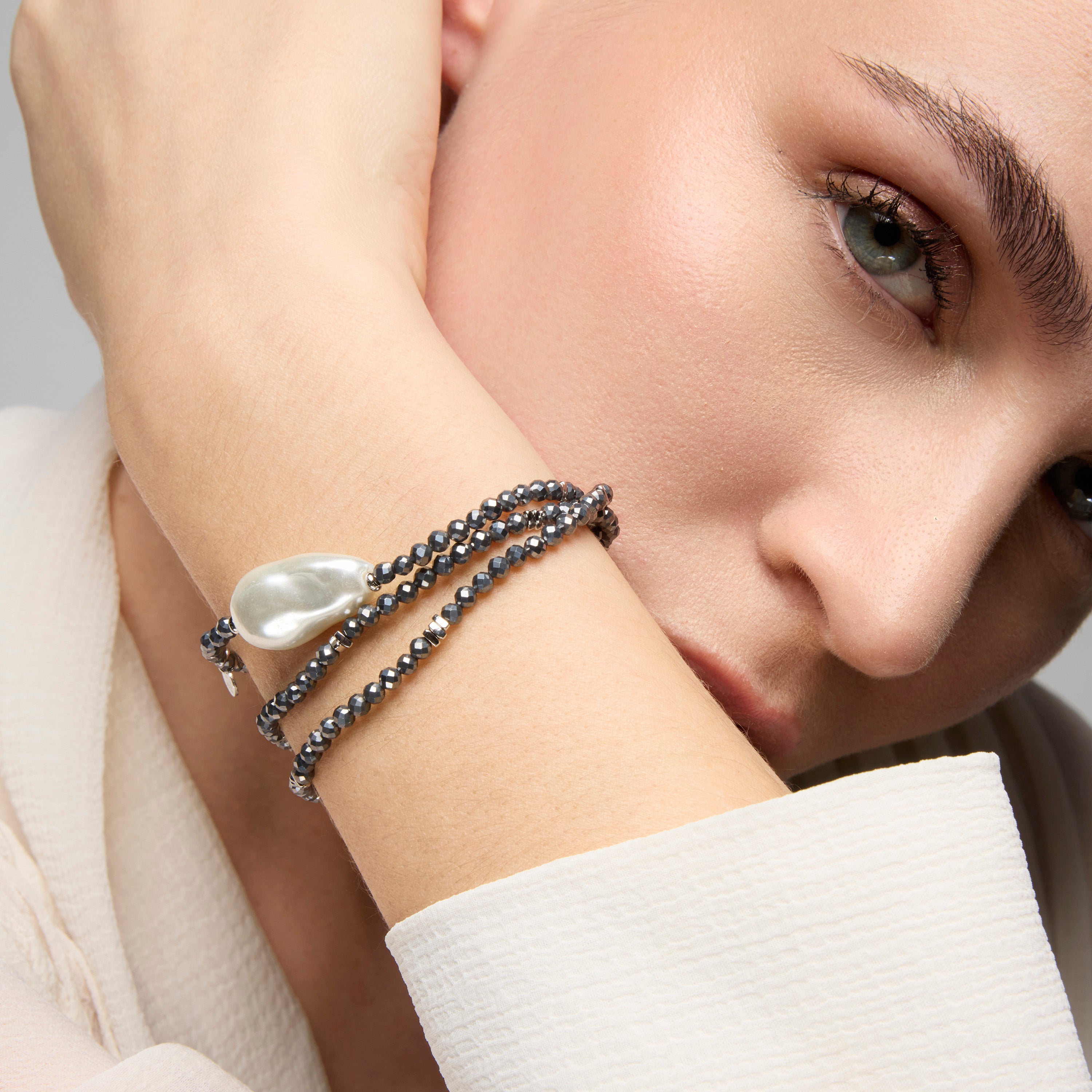 925 Sterling Silver and Hematite Bracelet with Rhodium Finish - Lorex