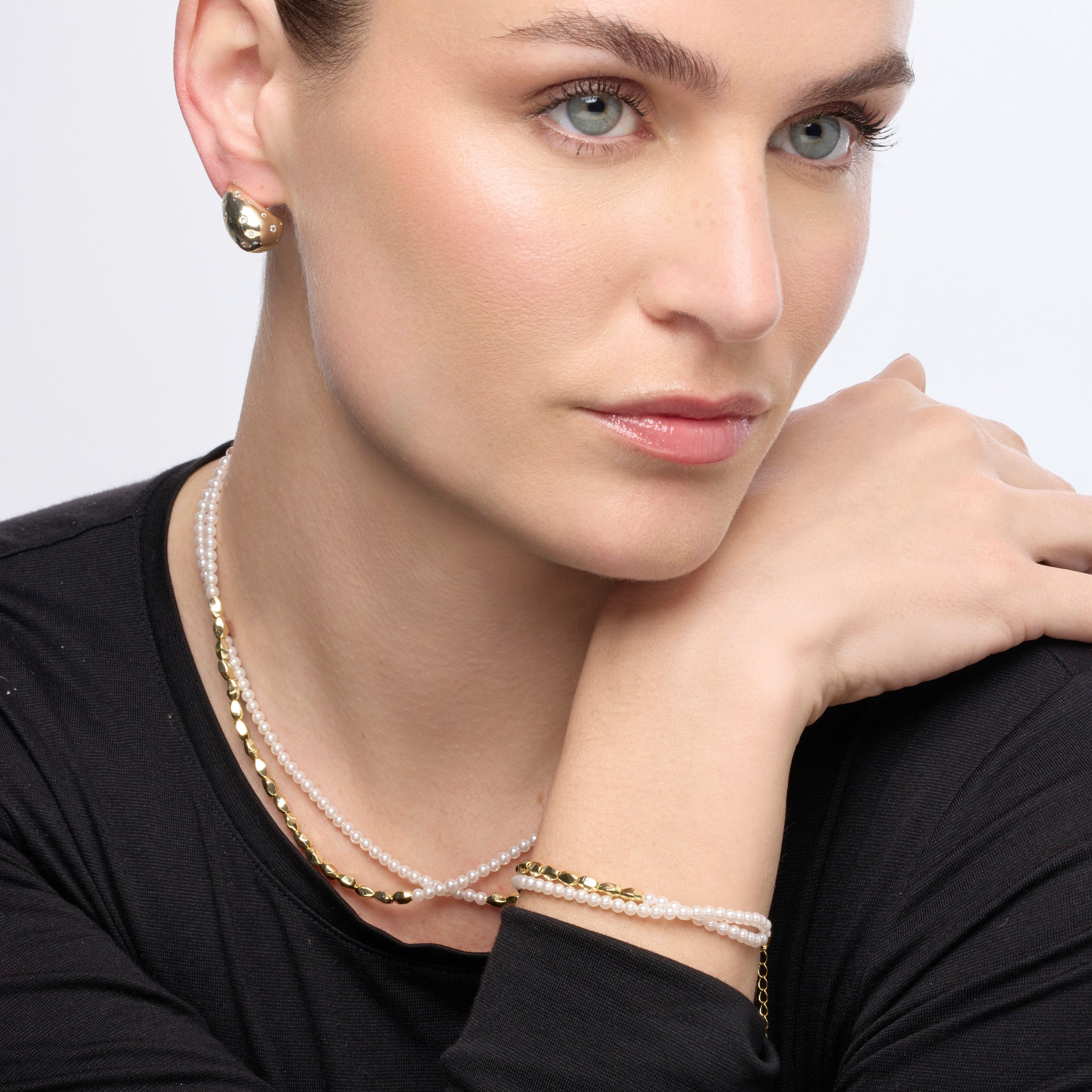 925 Sterling Silver and White Pearl Bracelet, 18k Yellow Gold Finish - Carini