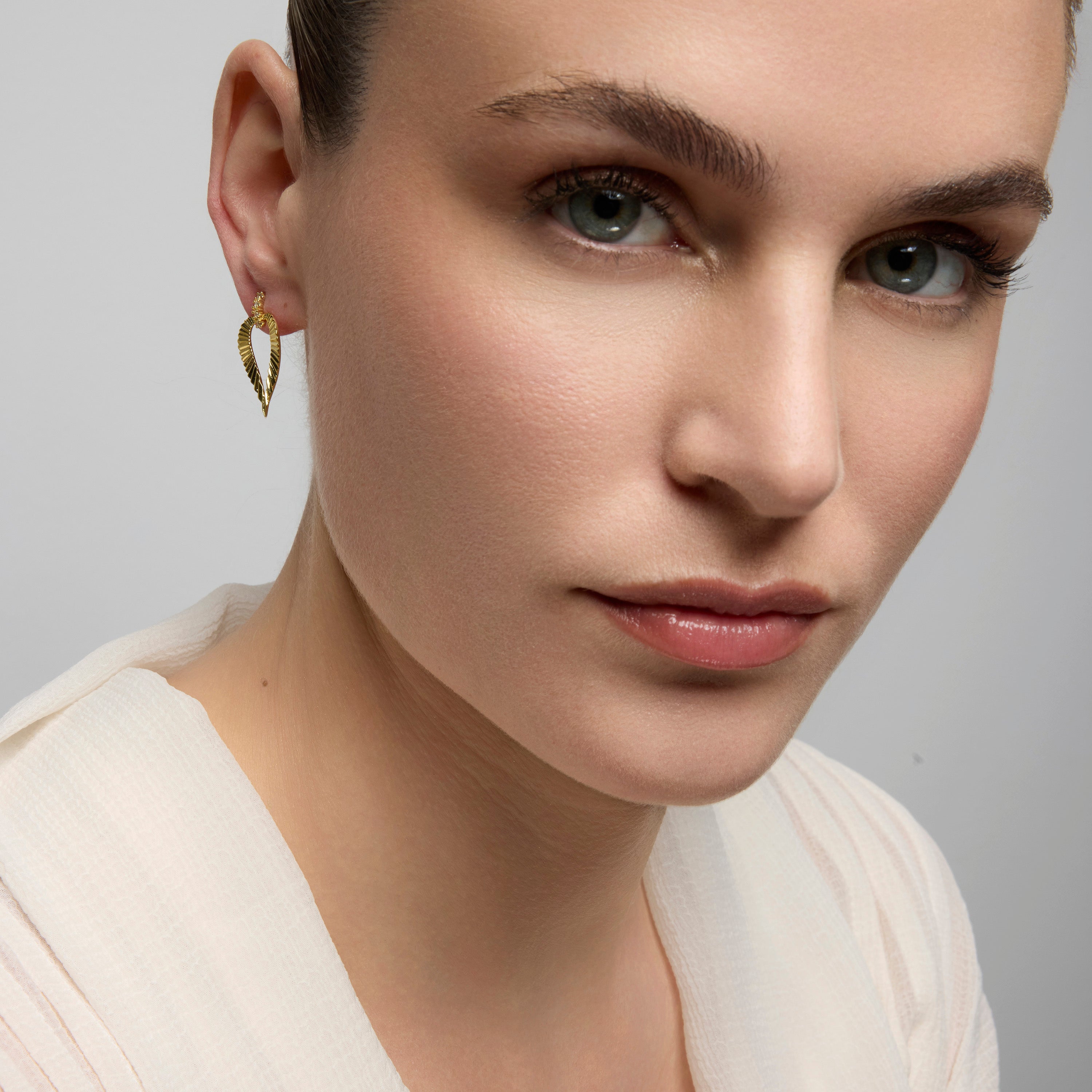 925 Sterling Silver and Brilliant Zirconia Earrings in 18k Yellow Gold Finish - Loreasi