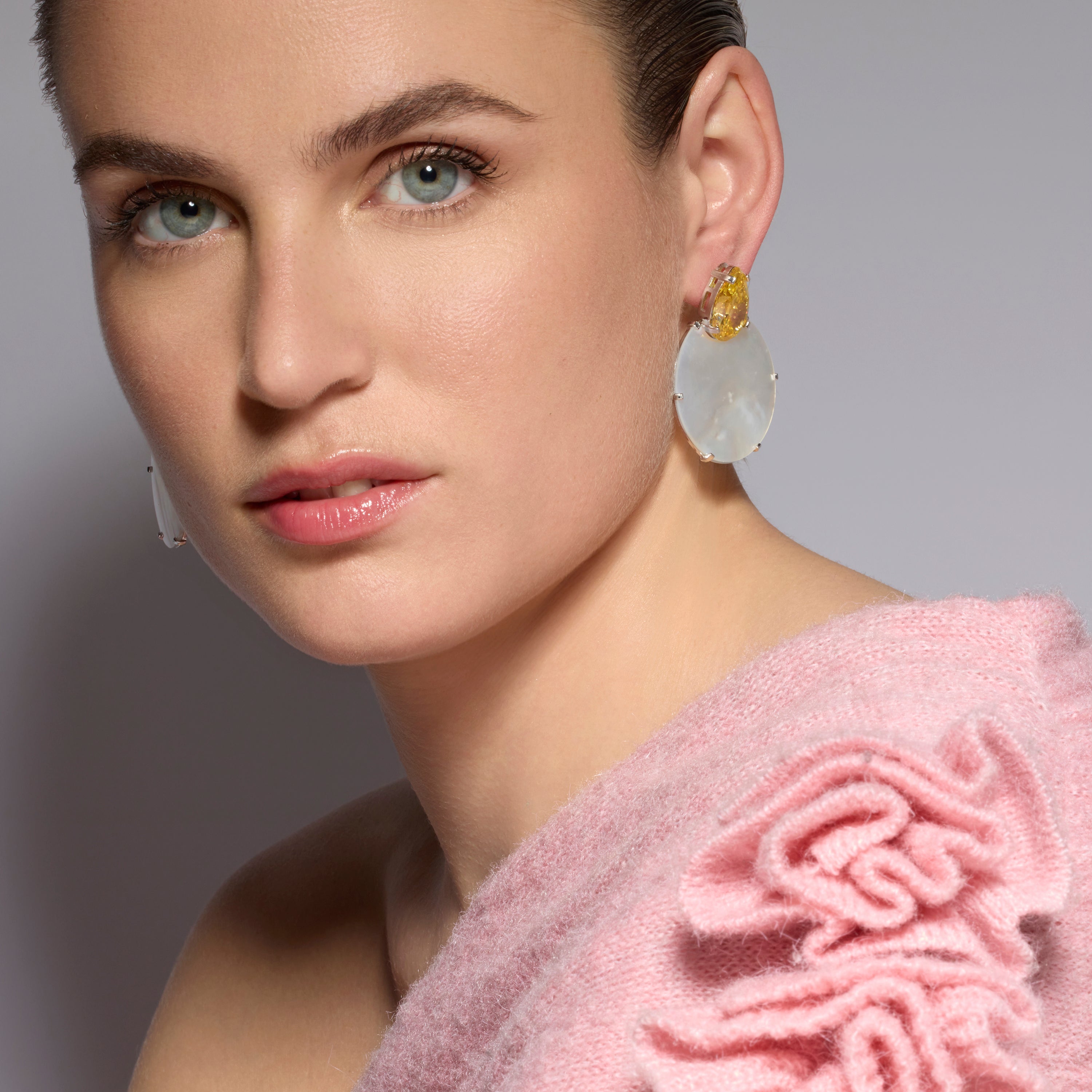 925 Sterling Silver and White Mother-of-Pearl Earrings with 18k Yellow Gold Finish - Mubi