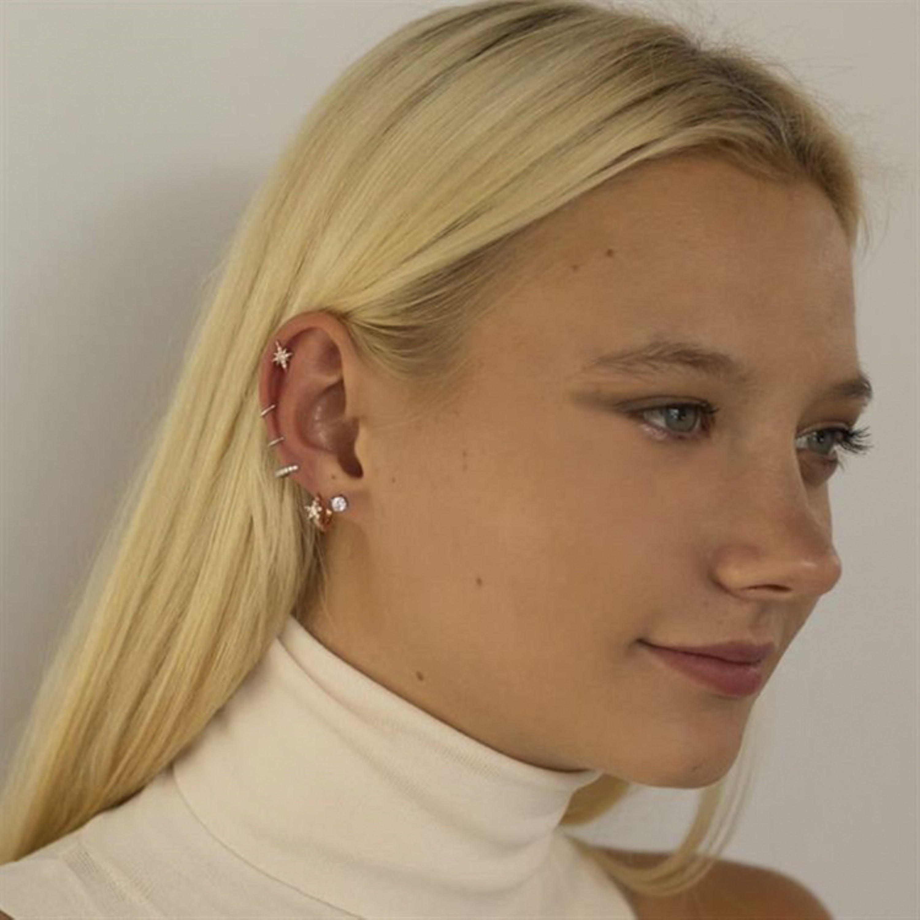 925 Sterling Silver Piercing with Brilliant Zirconia finished in 18K Rose Gold - Issphe