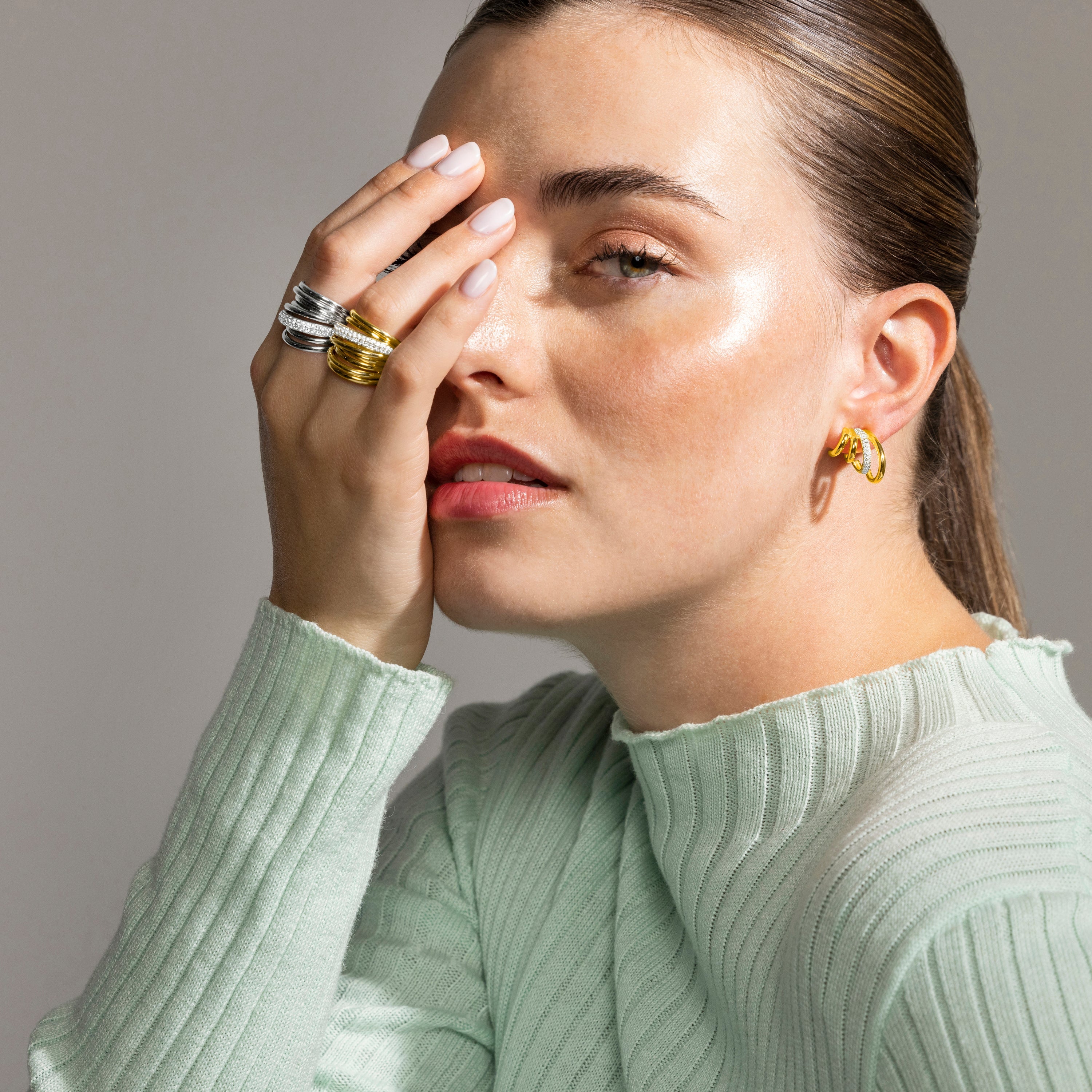 925 Sterling Silver and Brilliant Zirconia Earrings, 18k Gold Finish - Huade