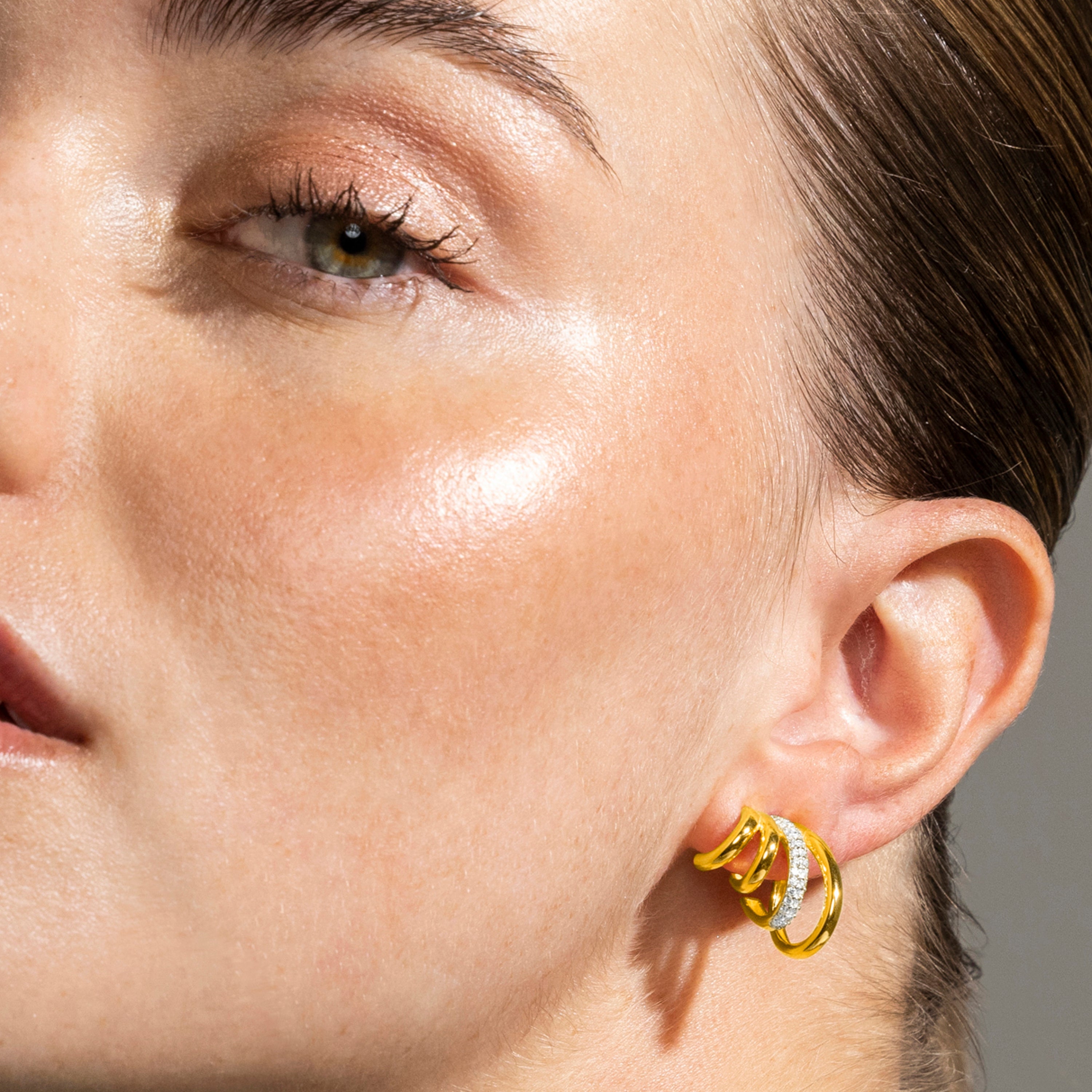 925 Sterling Silver and Brilliant Zirconia Earrings, 18k Gold Finish - Huade