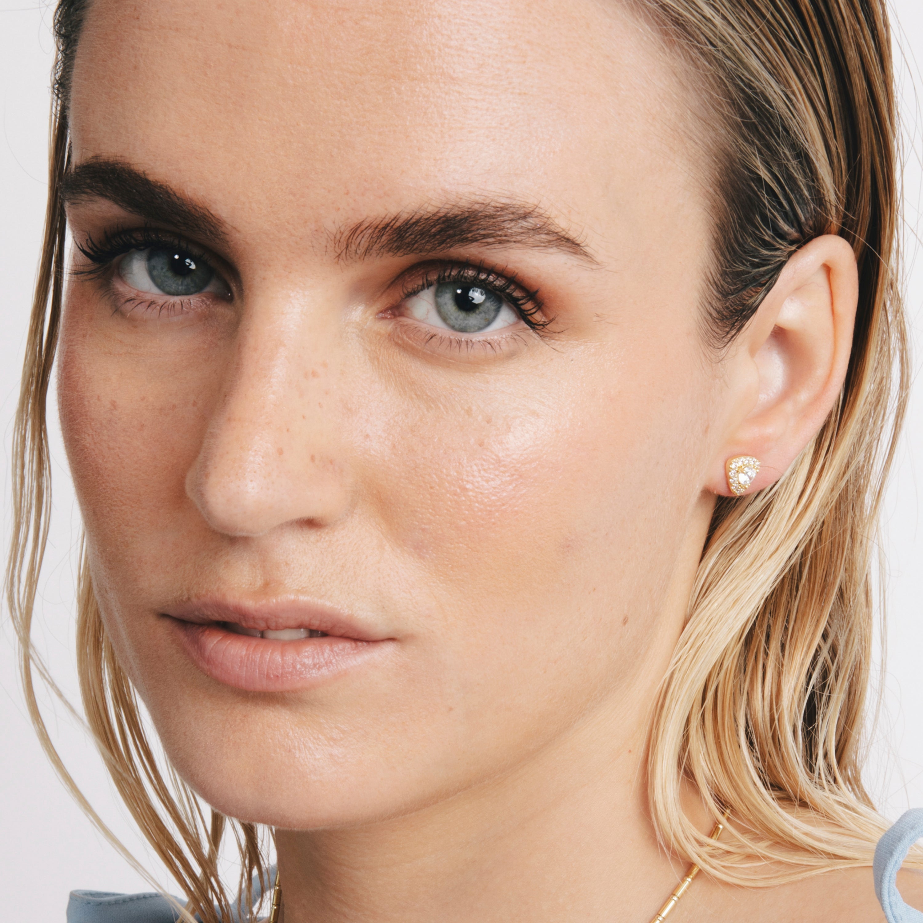 925 Sterling Silver and Brilliant Zirconia earrings with 18k yellow gold finish - Aldra
