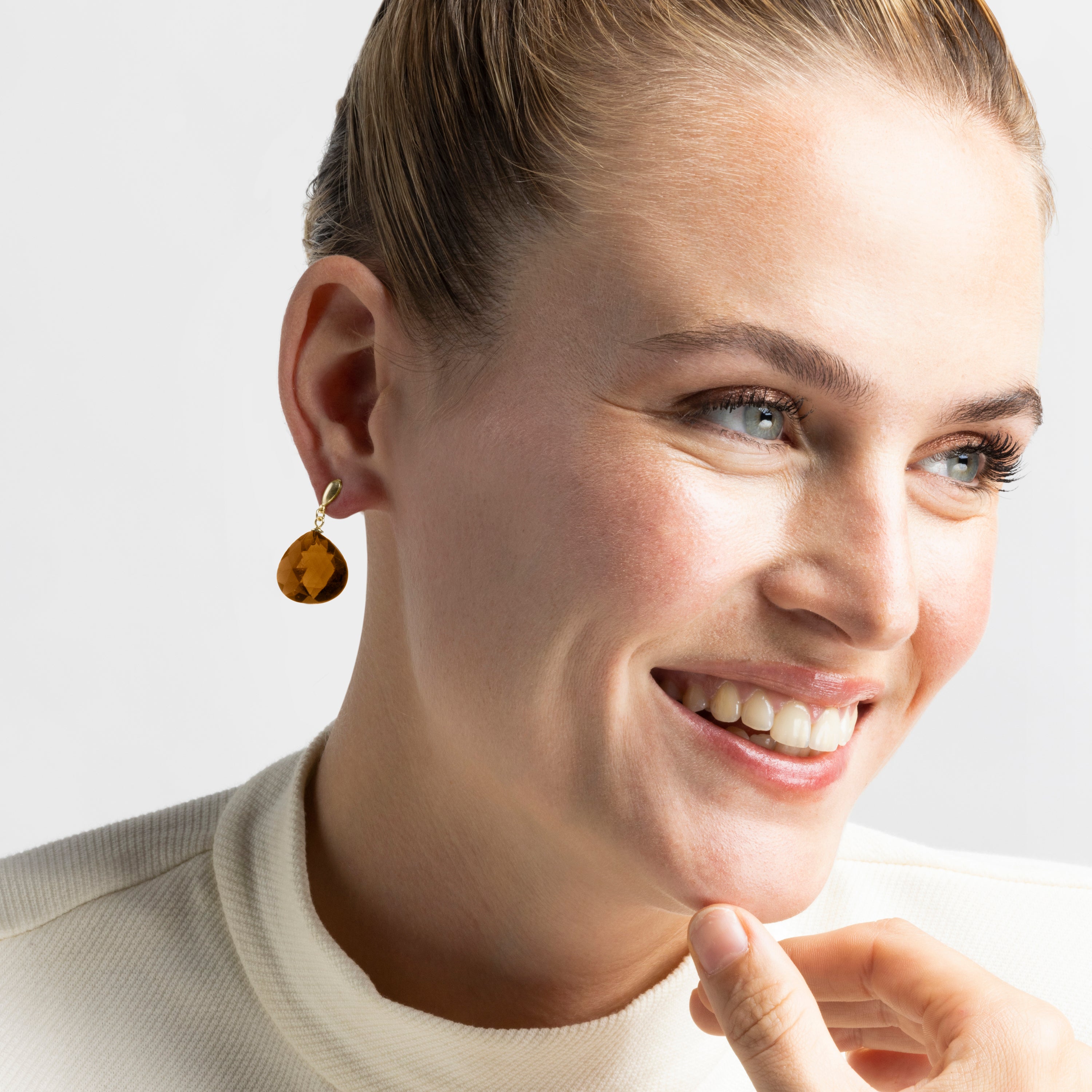 Brincos de Prata 925 com Quartzo Fumê Hidrotermal com acabamento em ouro amarelo 18K - Zoqoyi