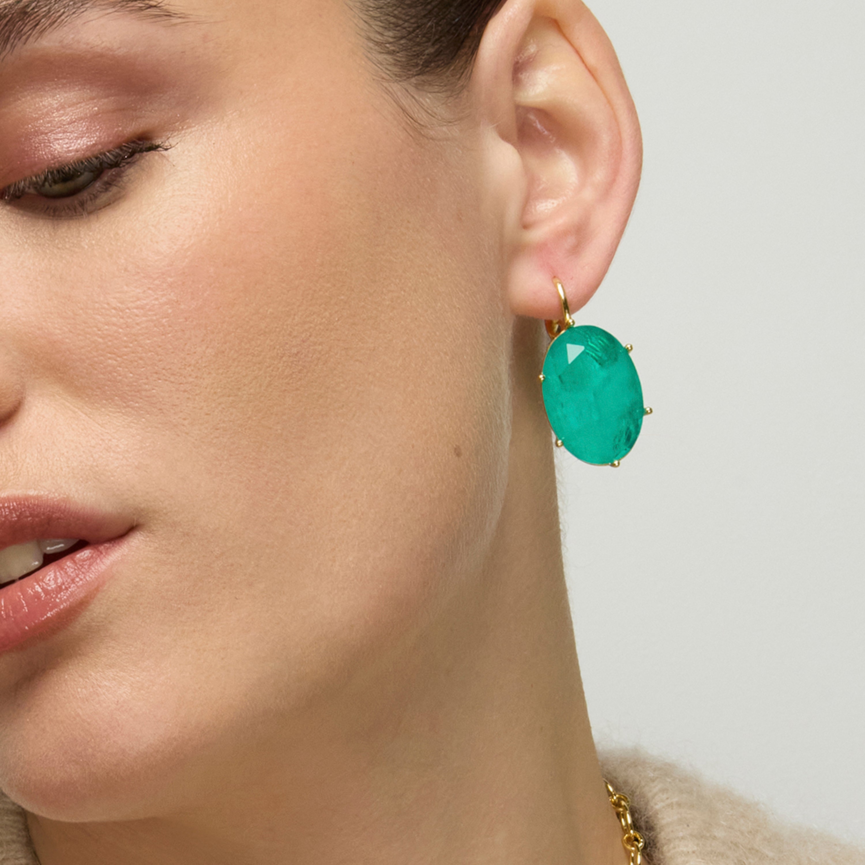 Brincos de Prata 925 com Zircônia Verde e acabamento em ouro amarelo 18k - Jadir
