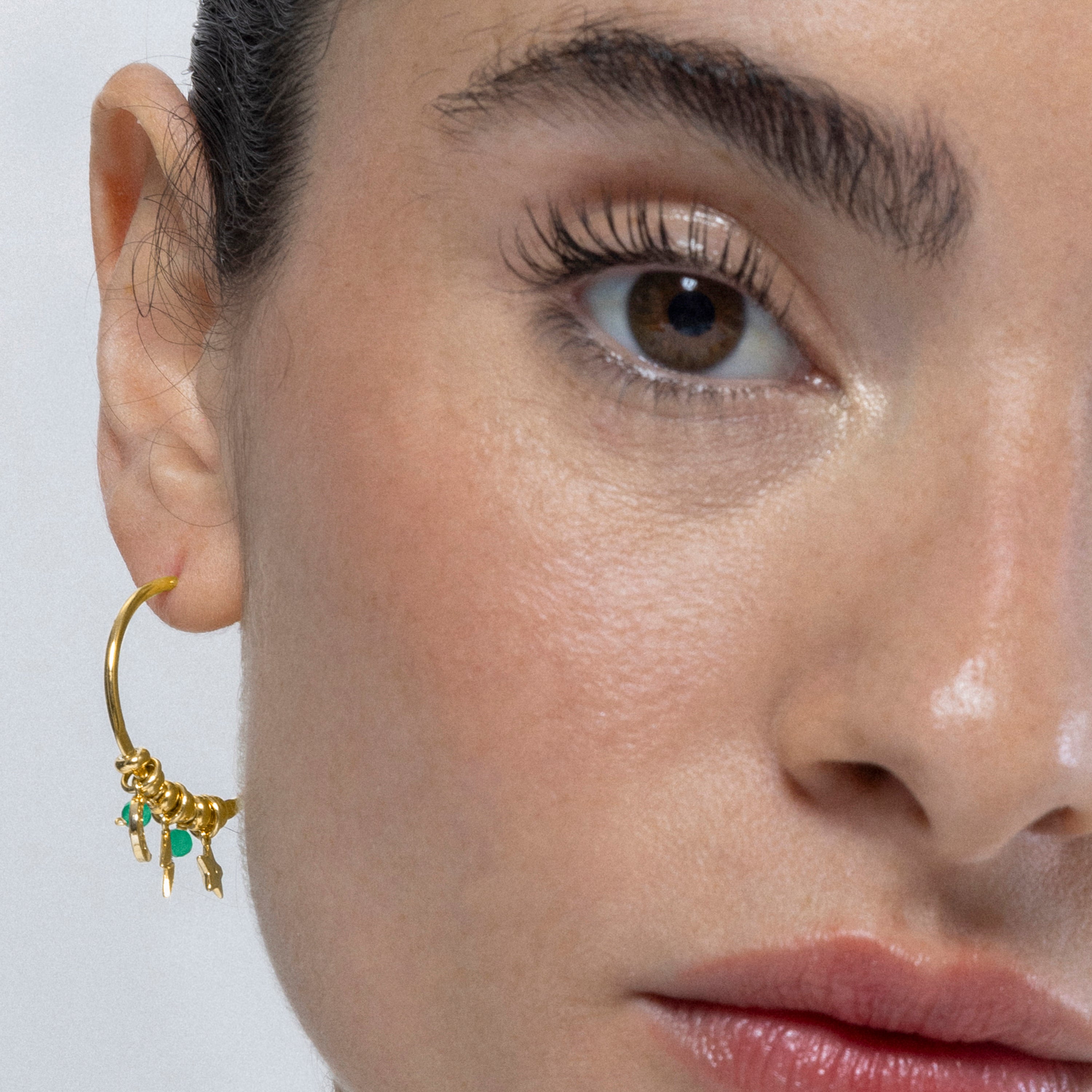Brincos de Prata 925 com Cristal Verde e acabamento em ouro amarelo 18k - Olzex