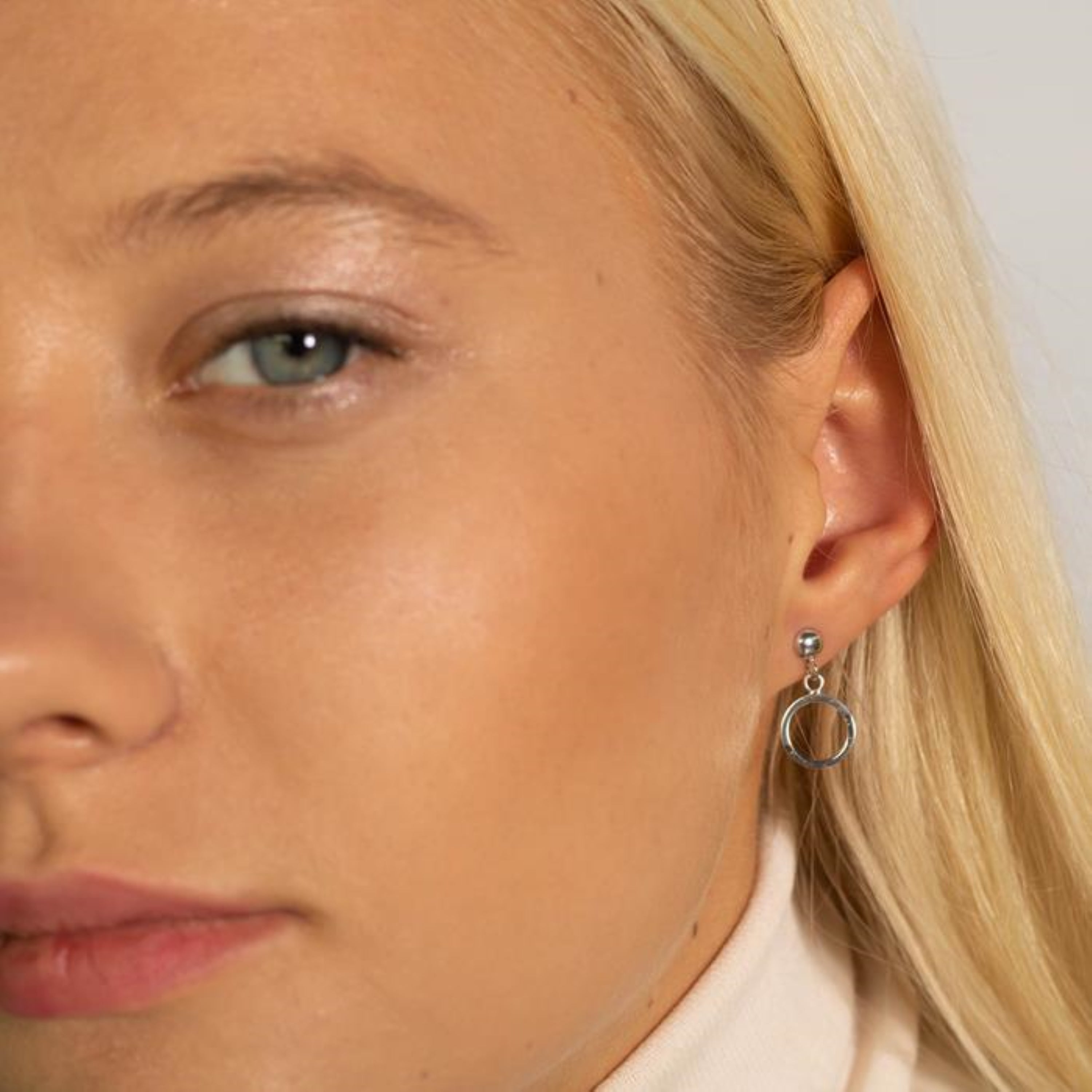 925 Sterling Silver Earrings with Rhodium Finish - Essential