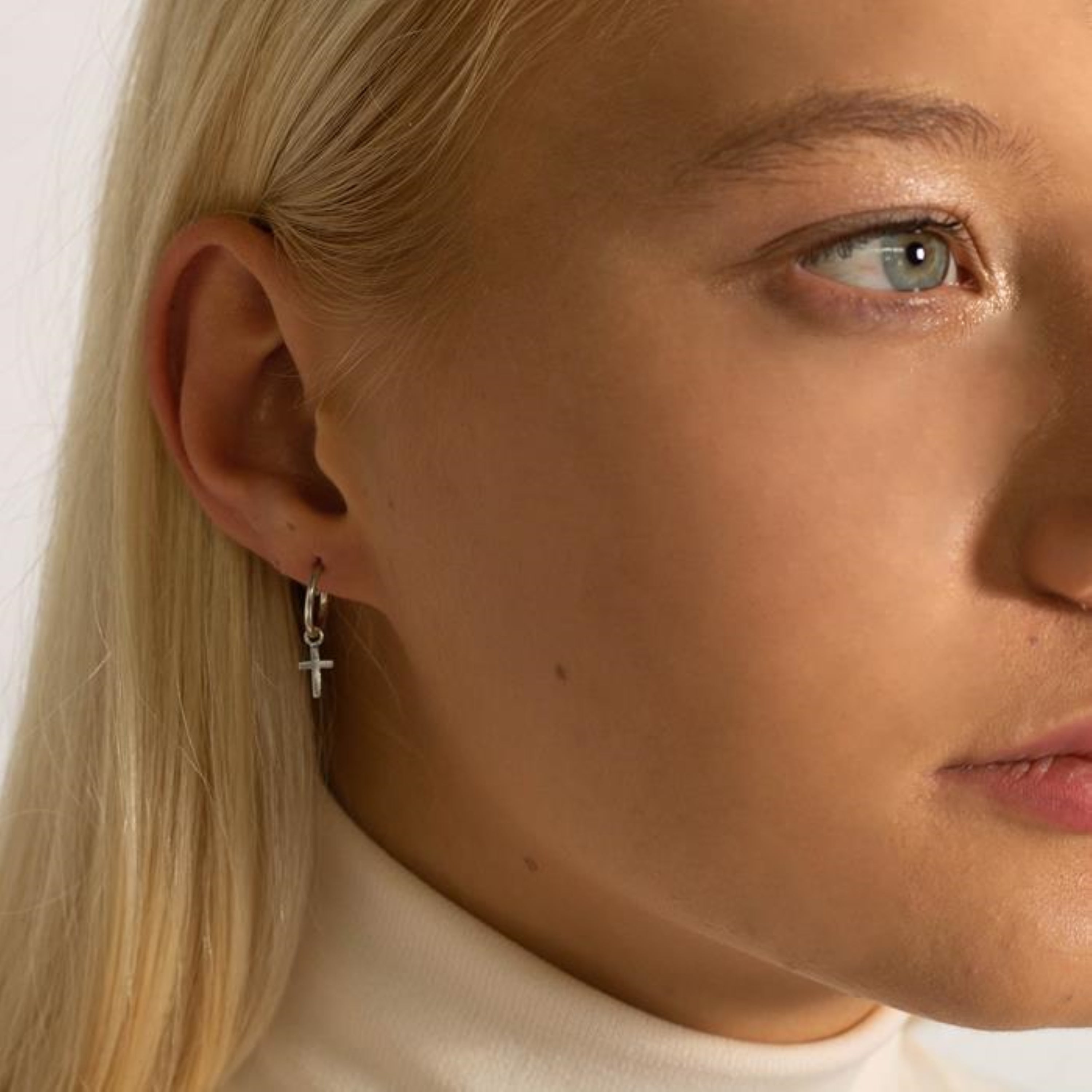 925 Sterling Silver Earrings with Rhodium Finish - Essential