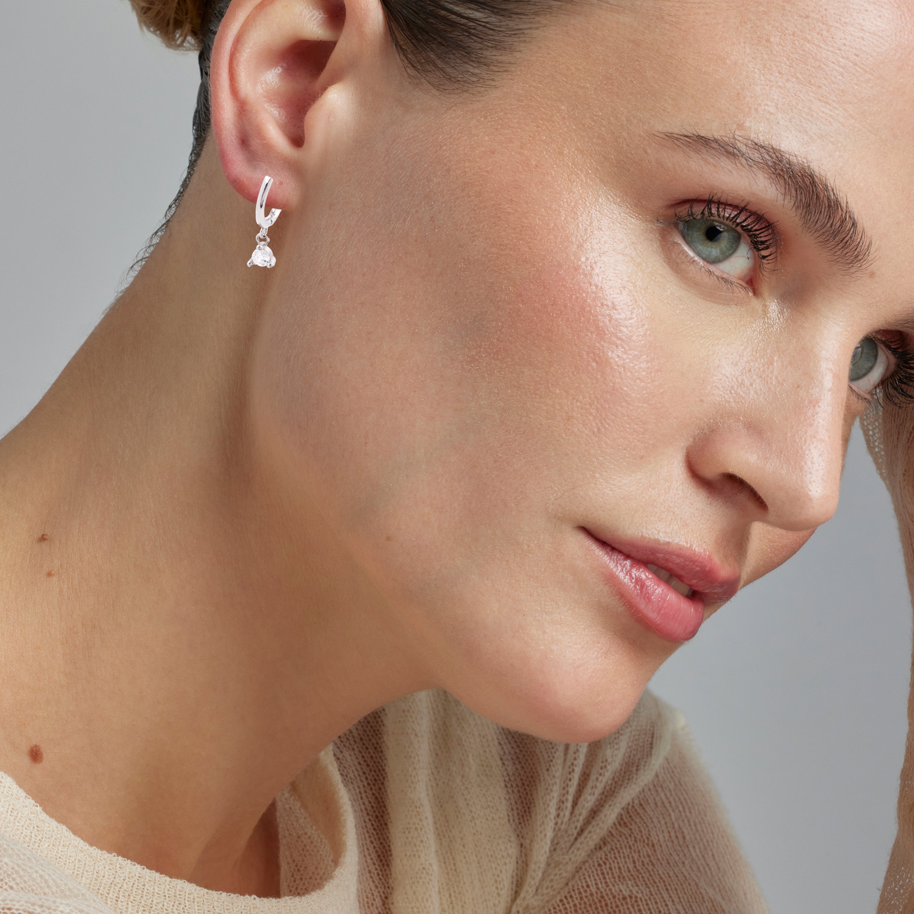 925 Sterling Silver Earrings with Rhodium-Plated Brilliant Zirconia - Xomi