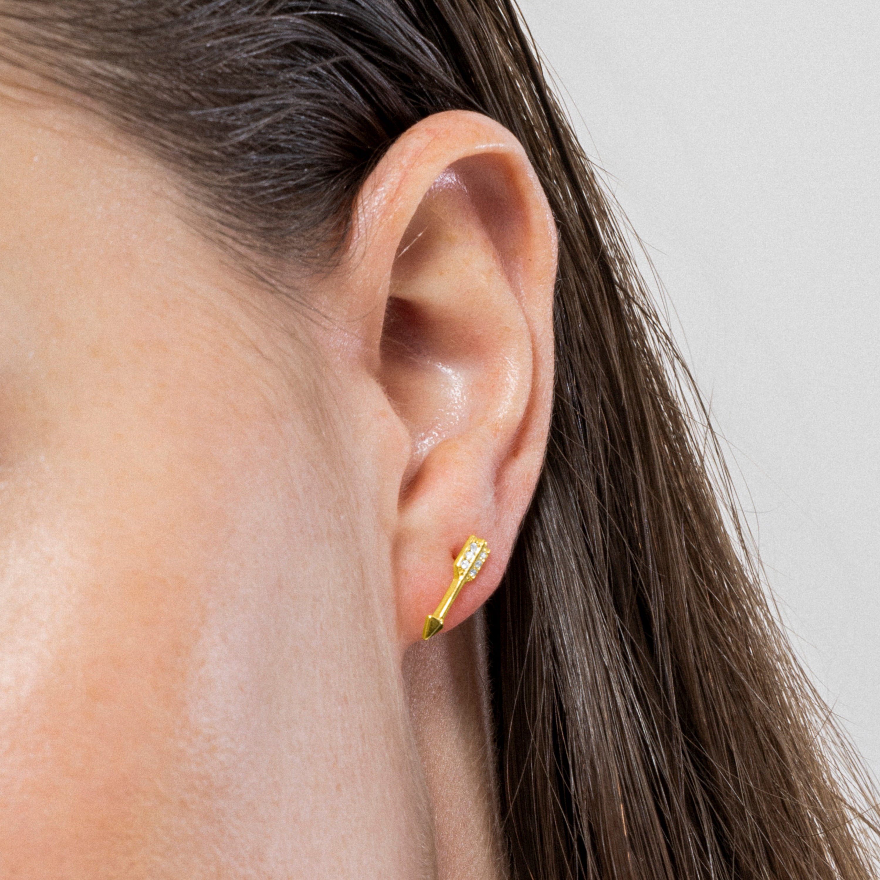 Brincos de Prata 925 com Zircônia Brilhante banhados a ouro amarelo 18k - Flecha