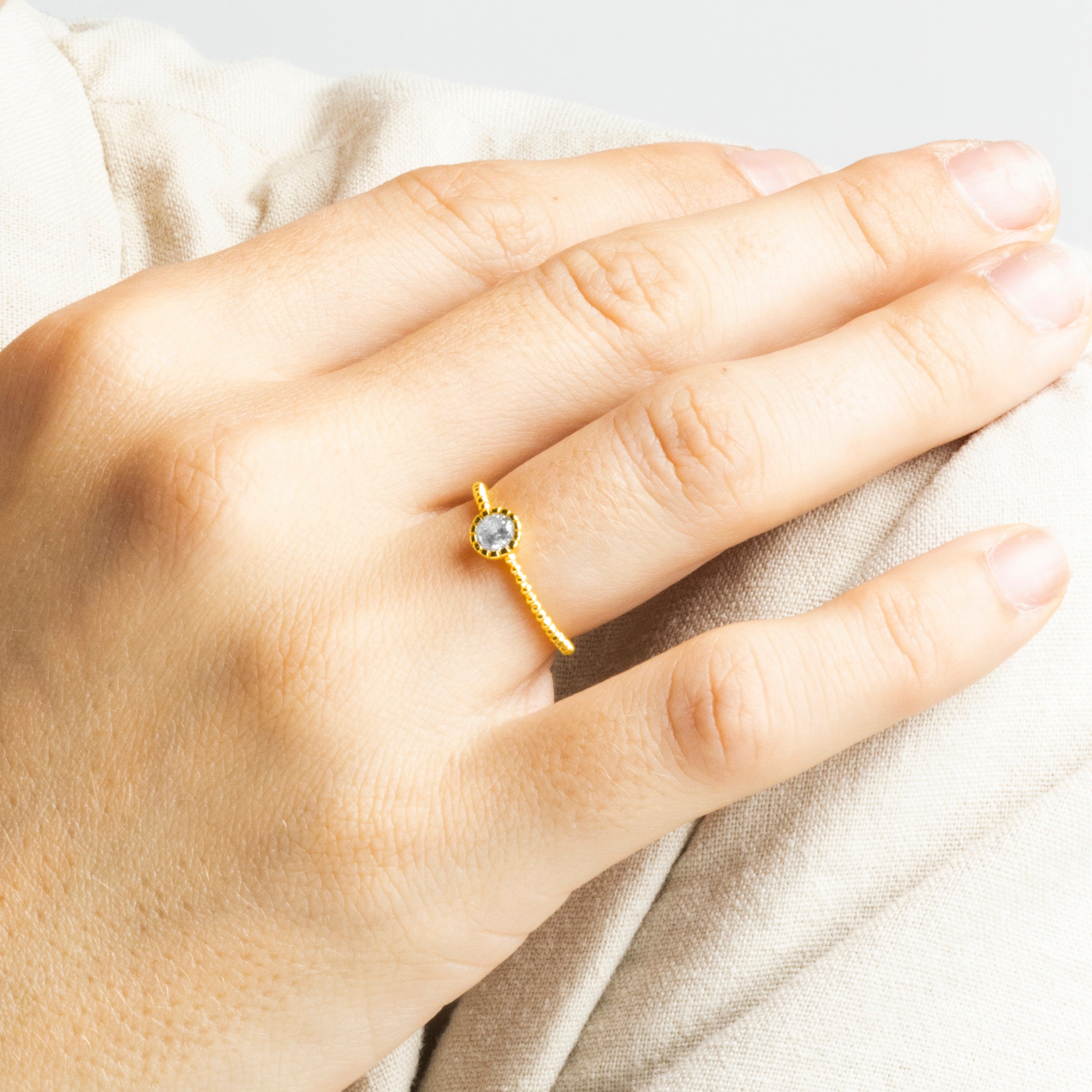 925 Sterling Silver Ring with Brilliant Zirconia finished in 18K Yellow Gold - Naadim