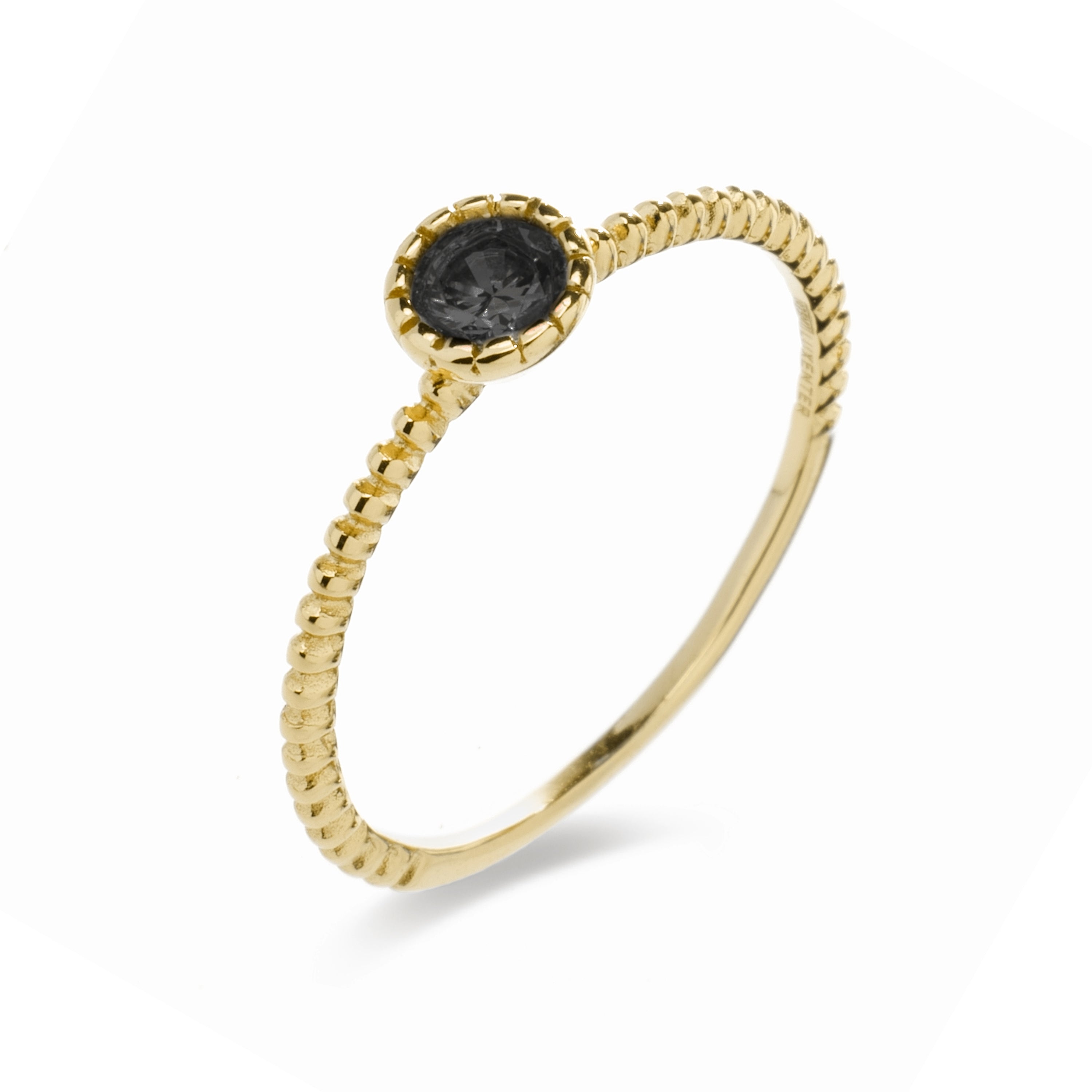 Anel de Prata de Lei 925 com Zircônia Ônix com banho de ouro amarelo 18K - Naadim