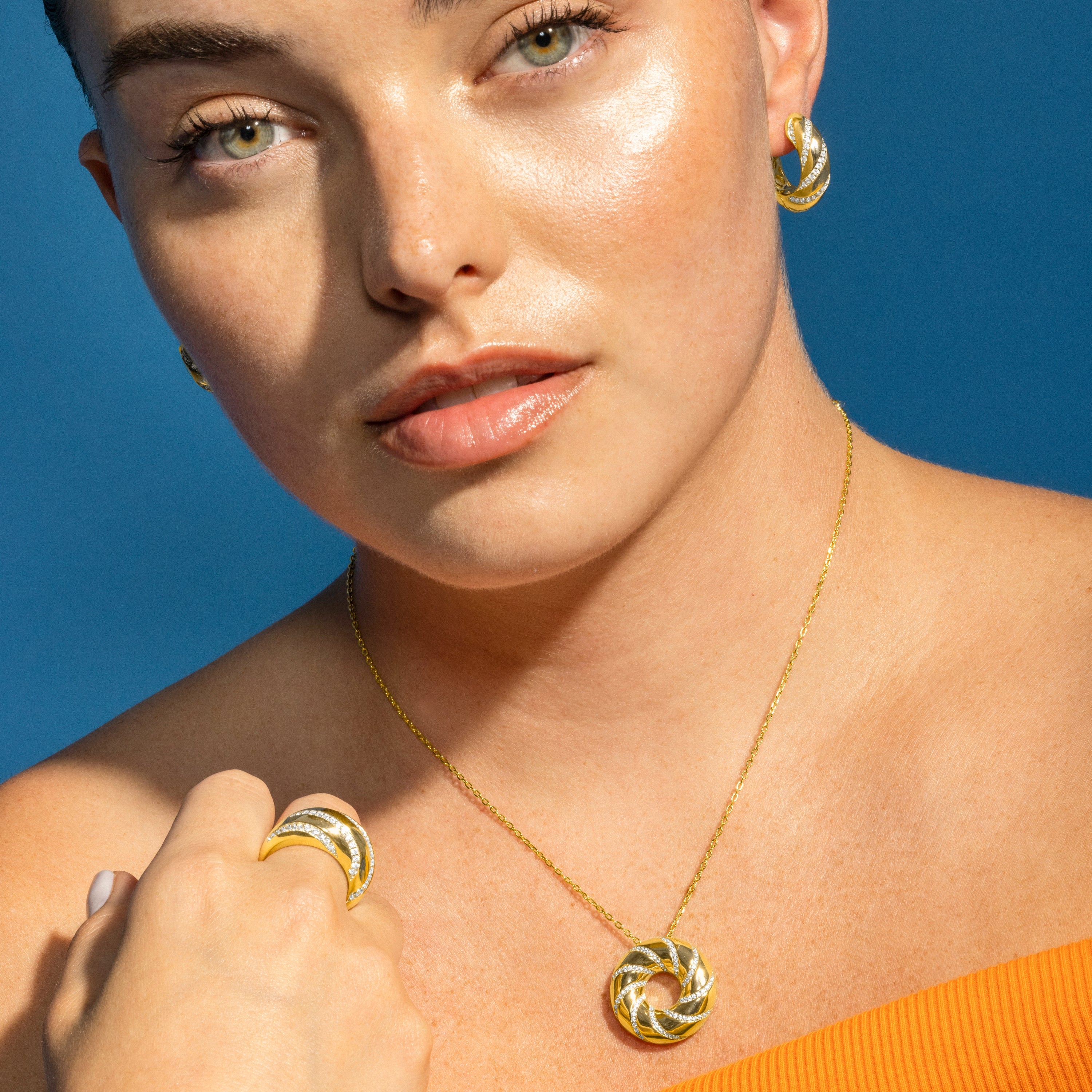 925 Sterling Silver and Brilliant Zirconia Necklace, 18k Gold Finish - Vikai