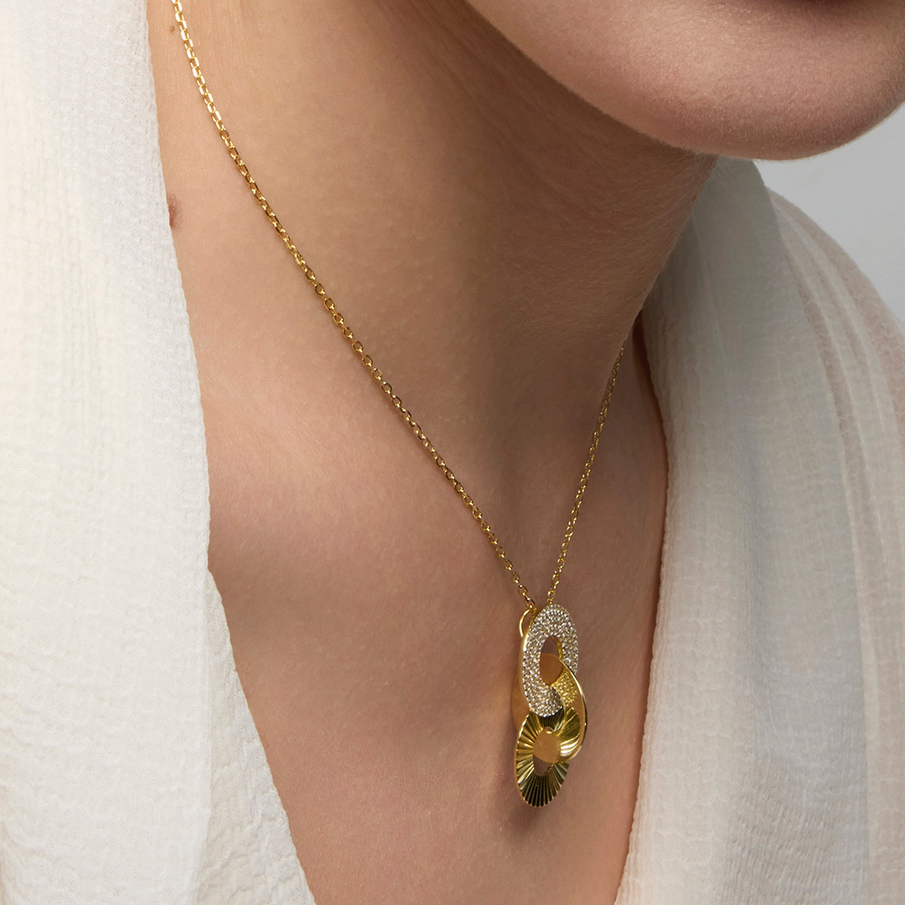 925 Sterling Silver and Brilliant Zirconia Necklace in 18k Yellow Gold Finish - Thydi