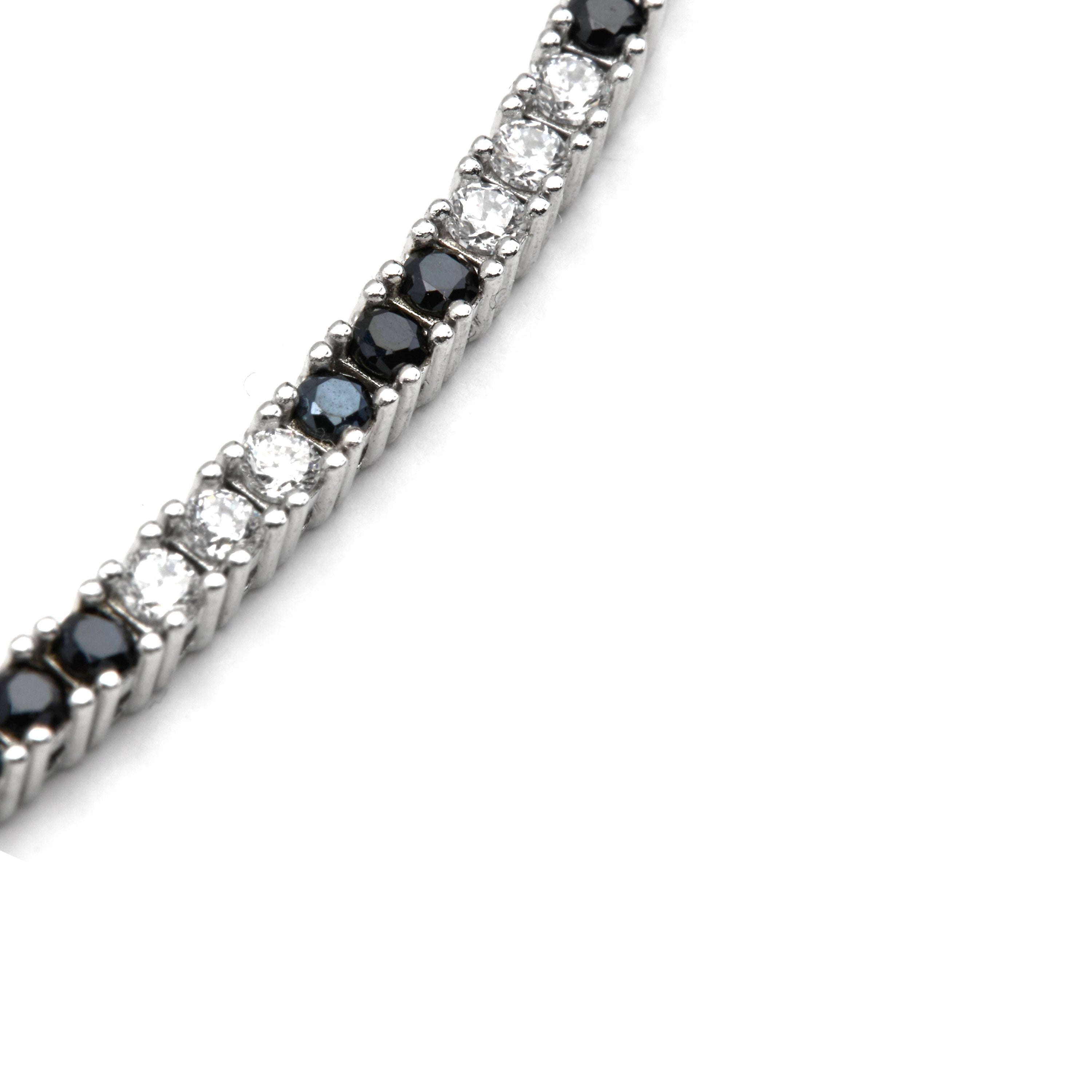 Collar de Plata de Ley 925 y Circonita Onix acabado en rodio - Tahu