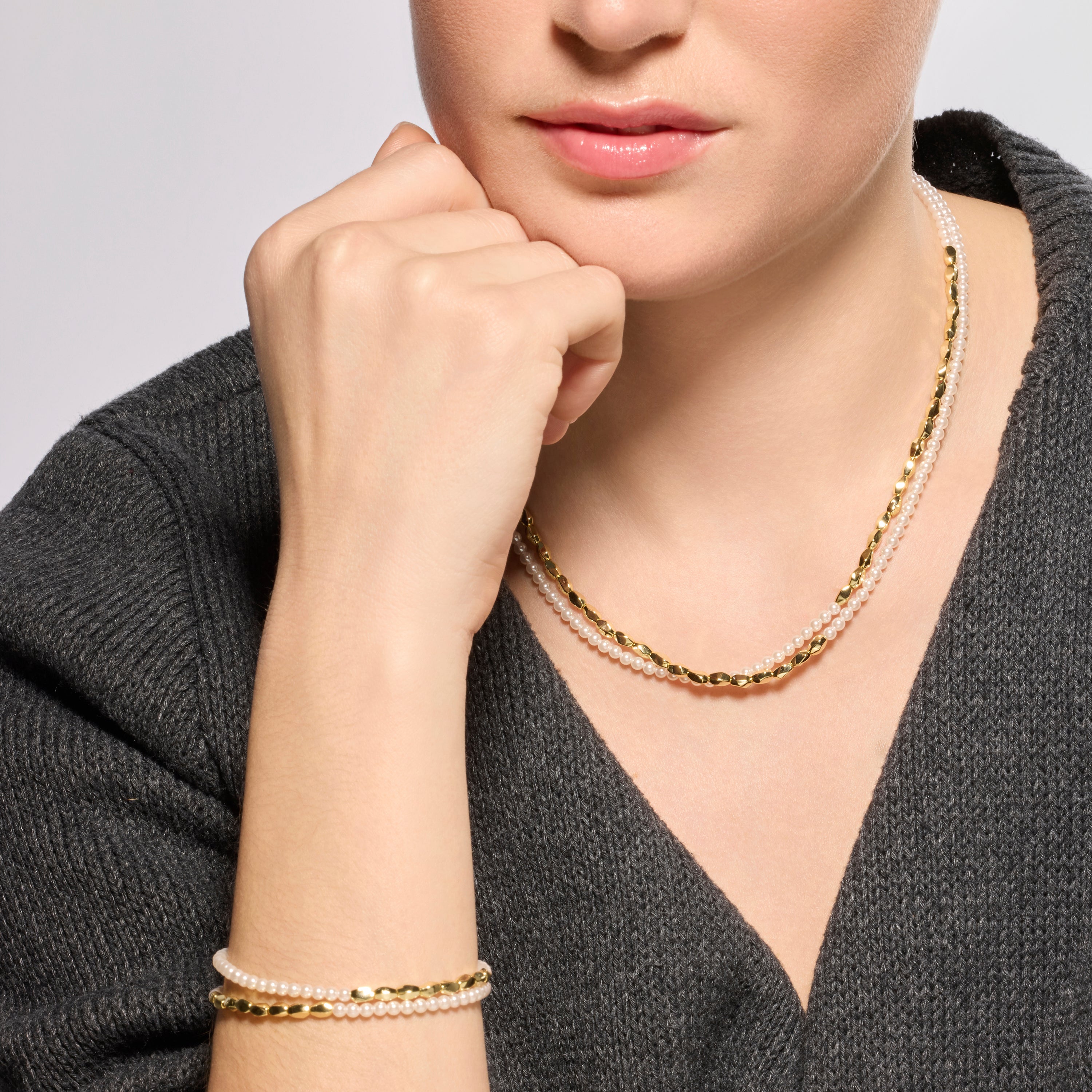 925 Sterling Silver and White Pearl Necklace, 18k Yellow Gold Finish - Noma