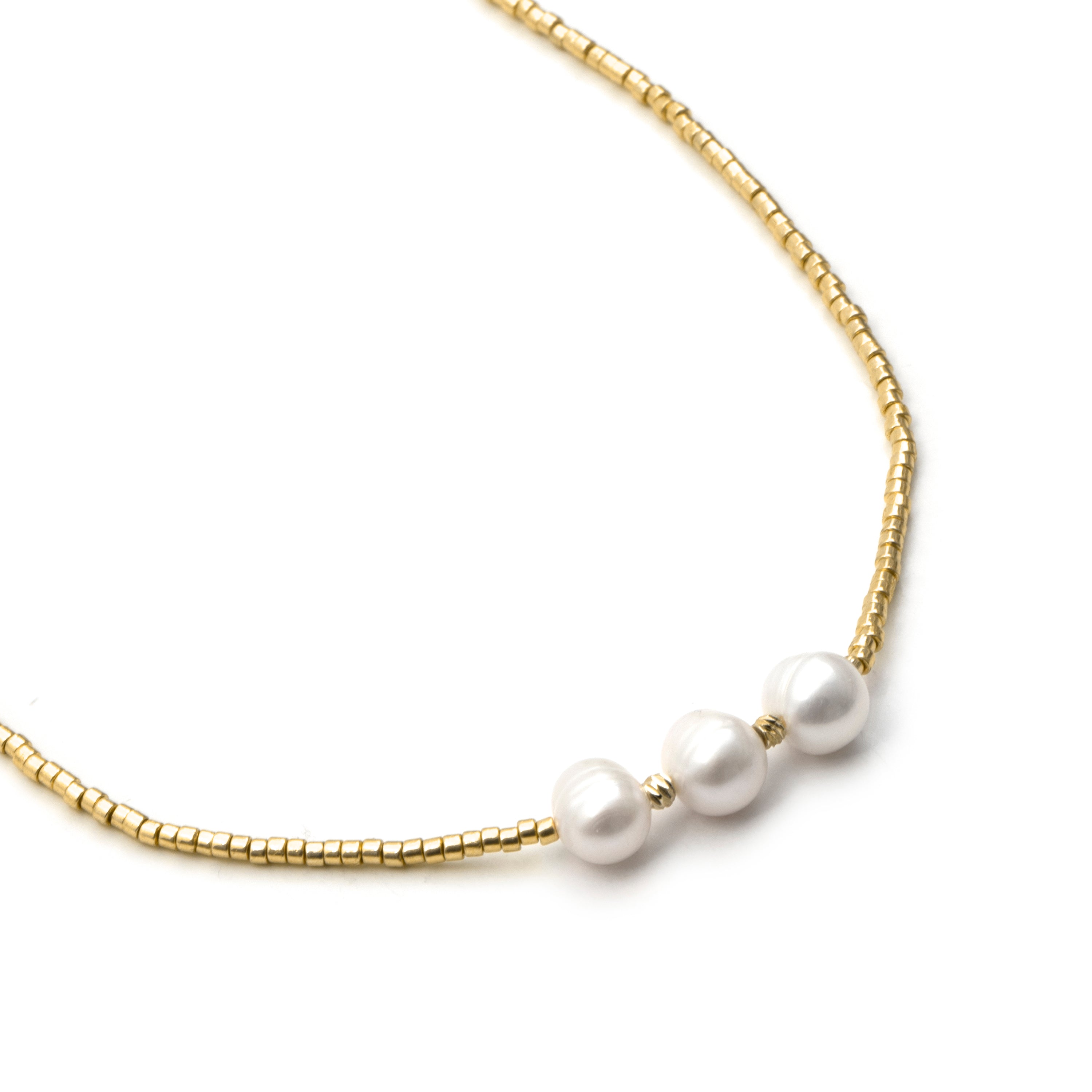 Sterling Silver 925 and White Pearl Necklace with 18k Yellow Gold Finish - Oschu