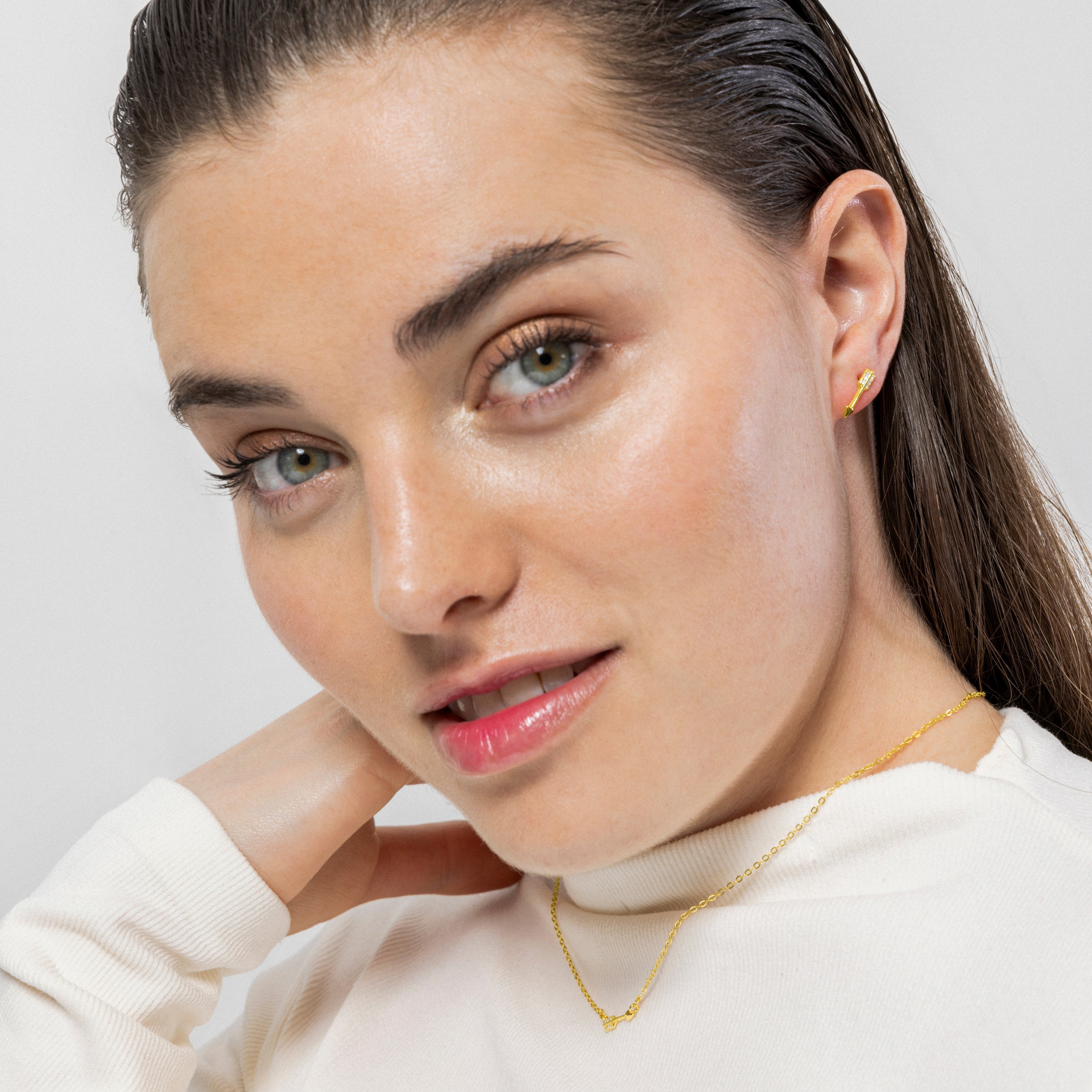 Colar de Prata 925 com Zircônia Brilhante acabamento em ouro amarelo 18k - Flecha