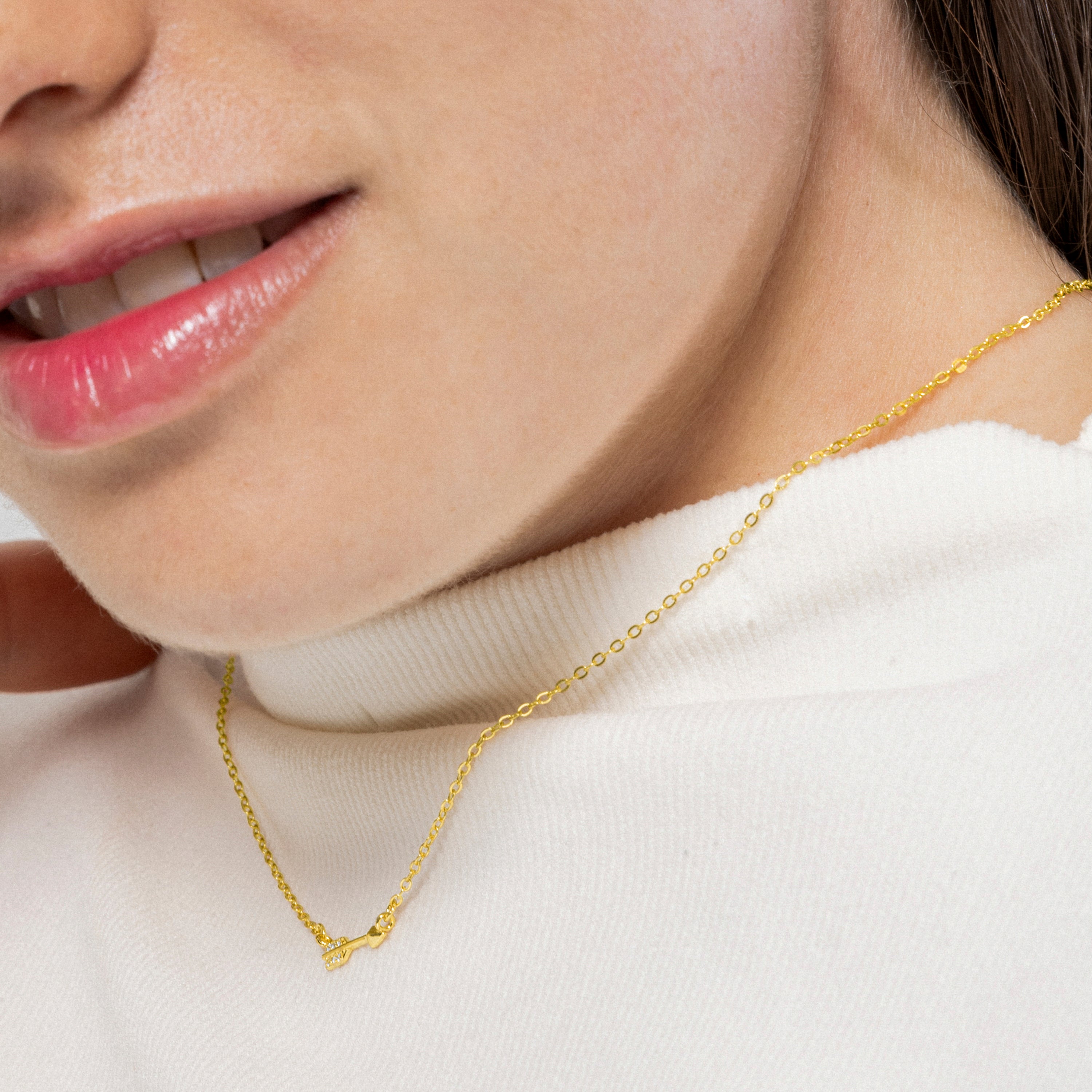 Colar de Prata 925 com Zircônia Brilhante acabamento em ouro amarelo 18k - Flecha