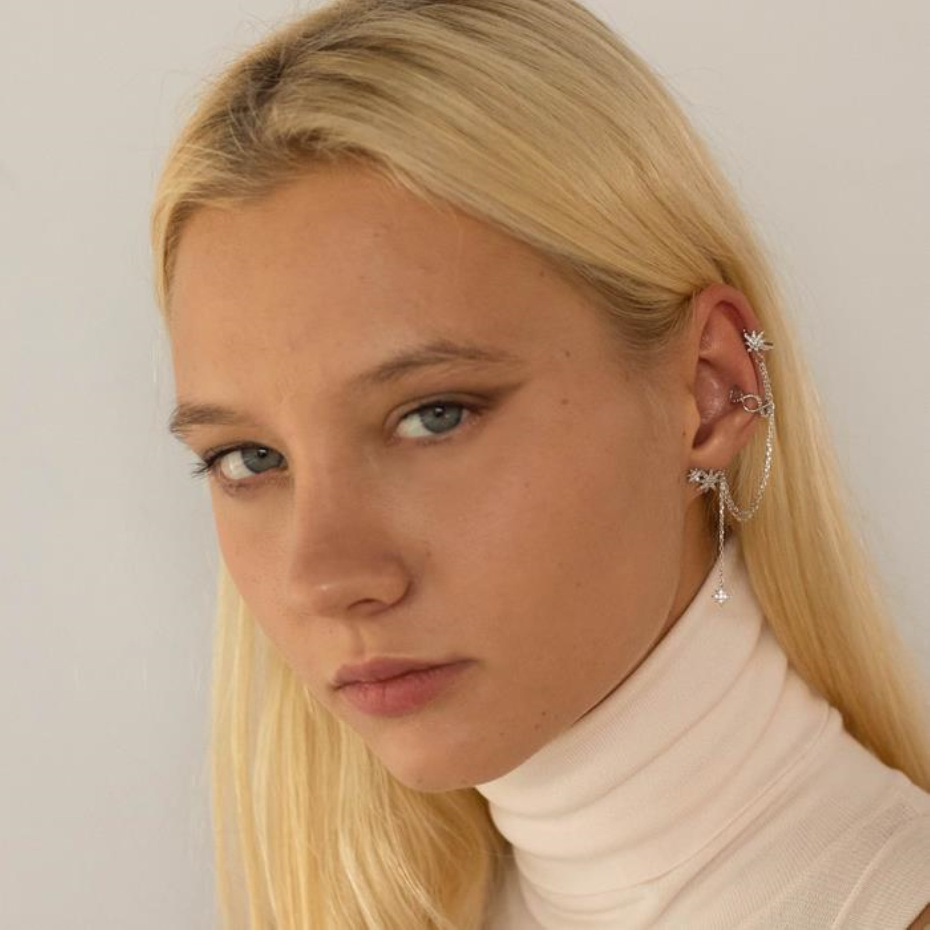 925 Sterling Silver Piercing with Brilliant Zirconia in Rhodium Finish - Khure